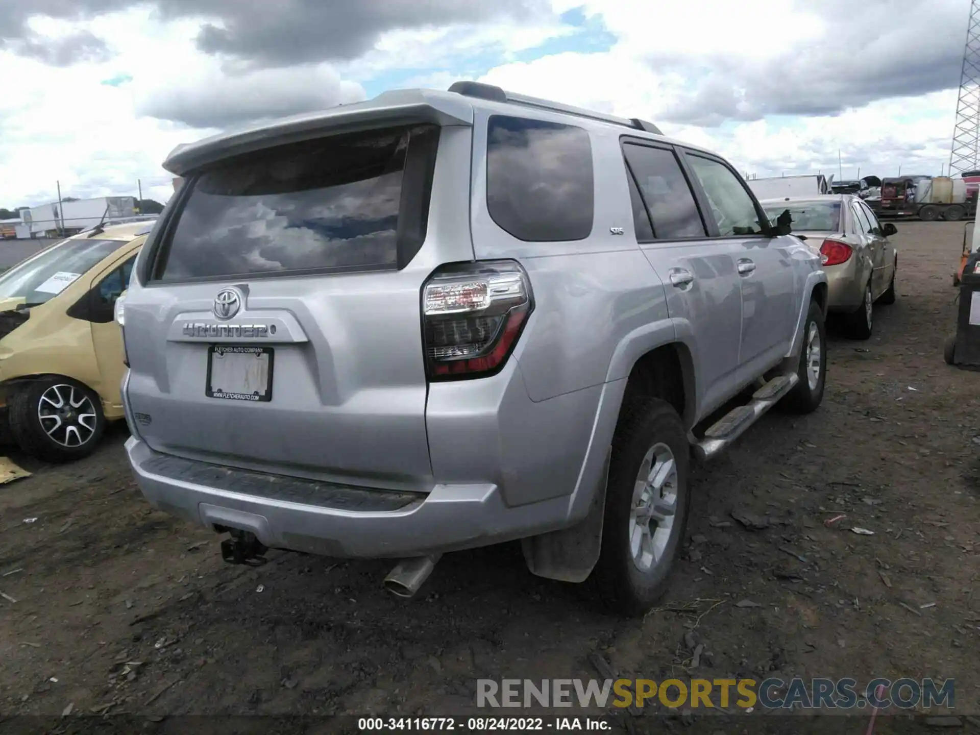 4 Photograph of a damaged car JTEBU5JR2K5627954 TOYOTA 4RUNNER 2019