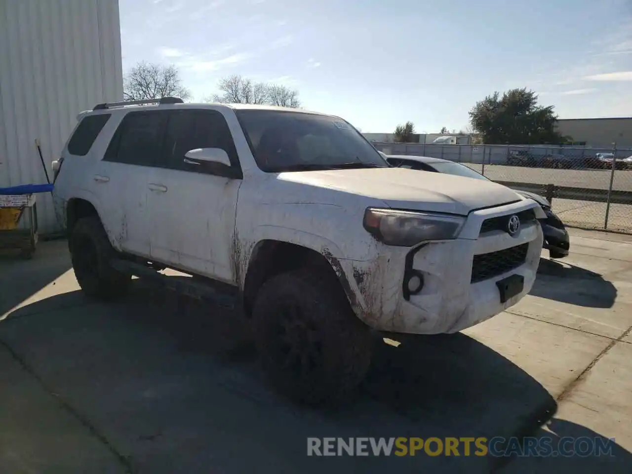 1 Фотография поврежденного автомобиля JTEBU5JR2K5628618 TOYOTA 4RUNNER 2019