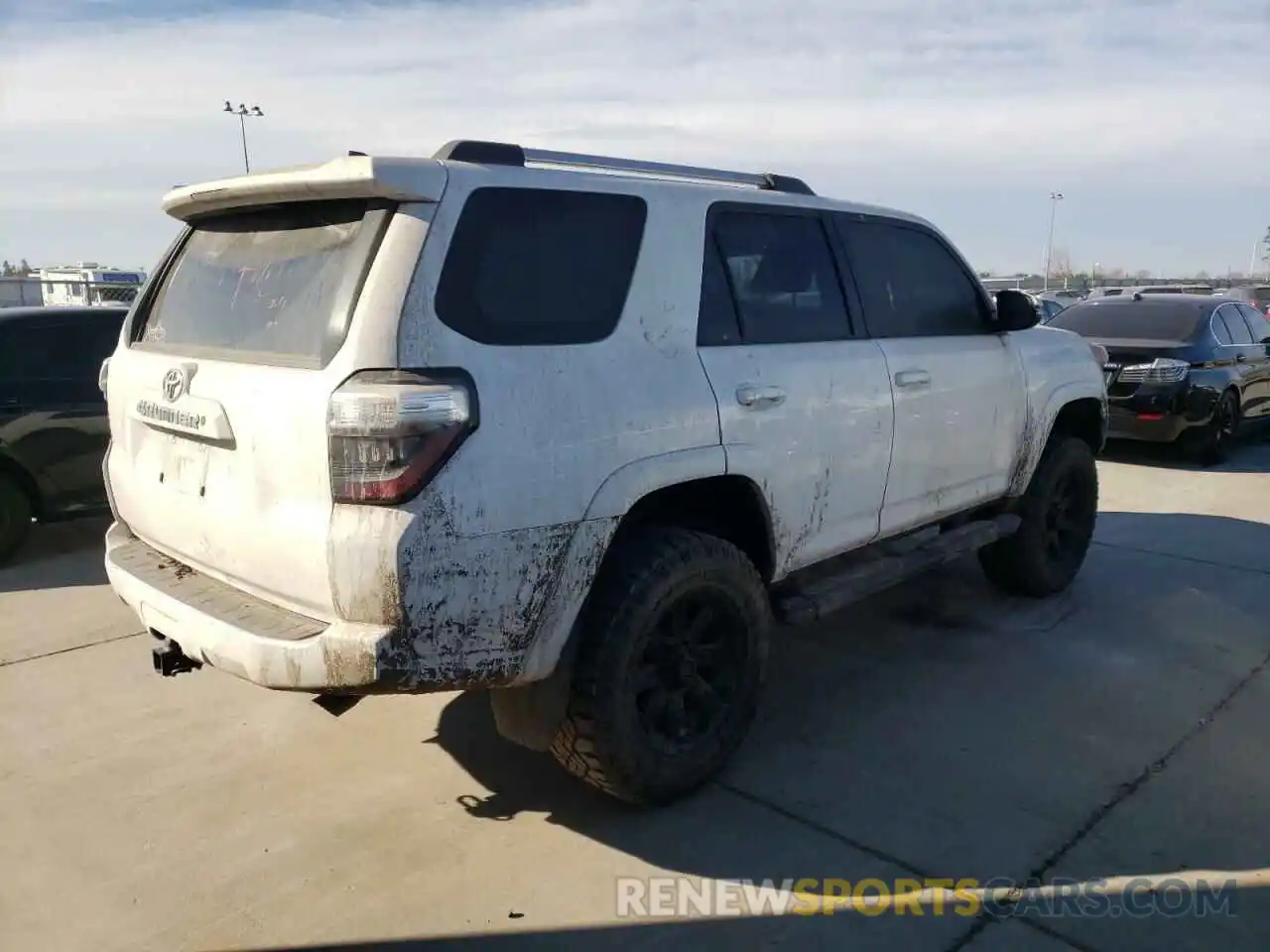 4 Фотография поврежденного автомобиля JTEBU5JR2K5628618 TOYOTA 4RUNNER 2019