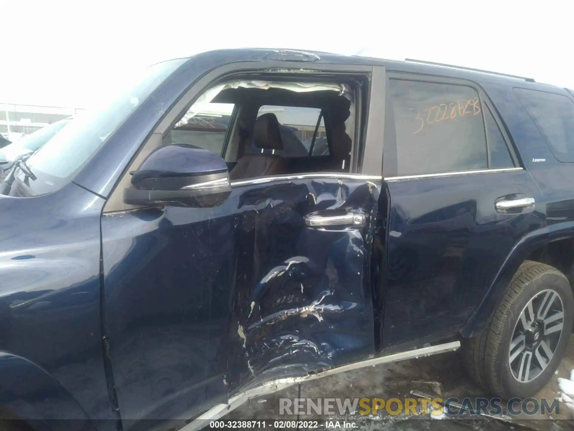 6 Photograph of a damaged car JTEBU5JR2K5631874 TOYOTA 4RUNNER 2019