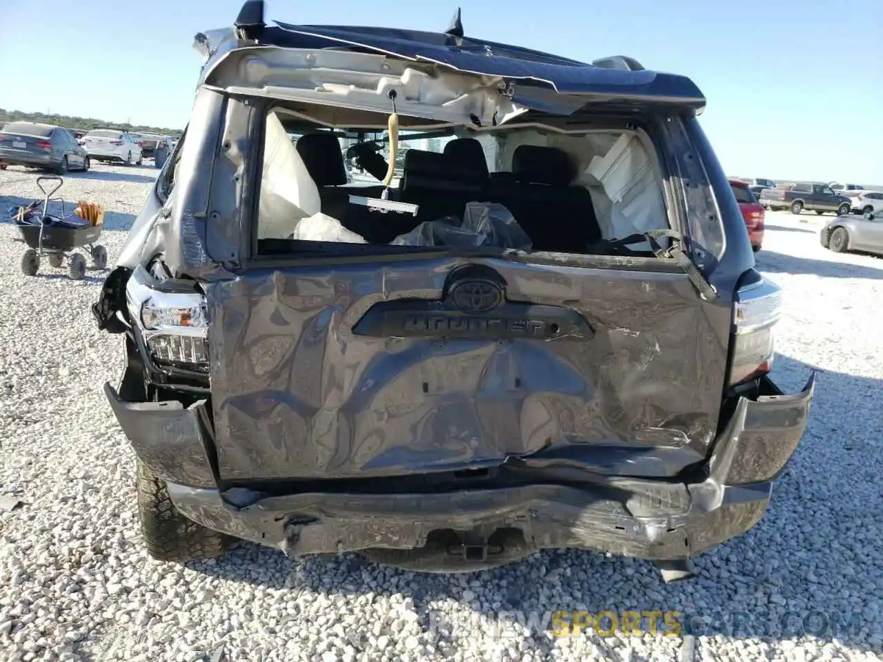 9 Photograph of a damaged car JTEBU5JR2K5634158 TOYOTA 4RUNNER 2019