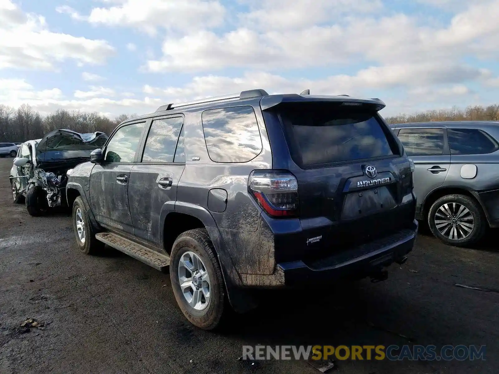 3 Photograph of a damaged car JTEBU5JR2K5636363 TOYOTA 4RUNNER 2019