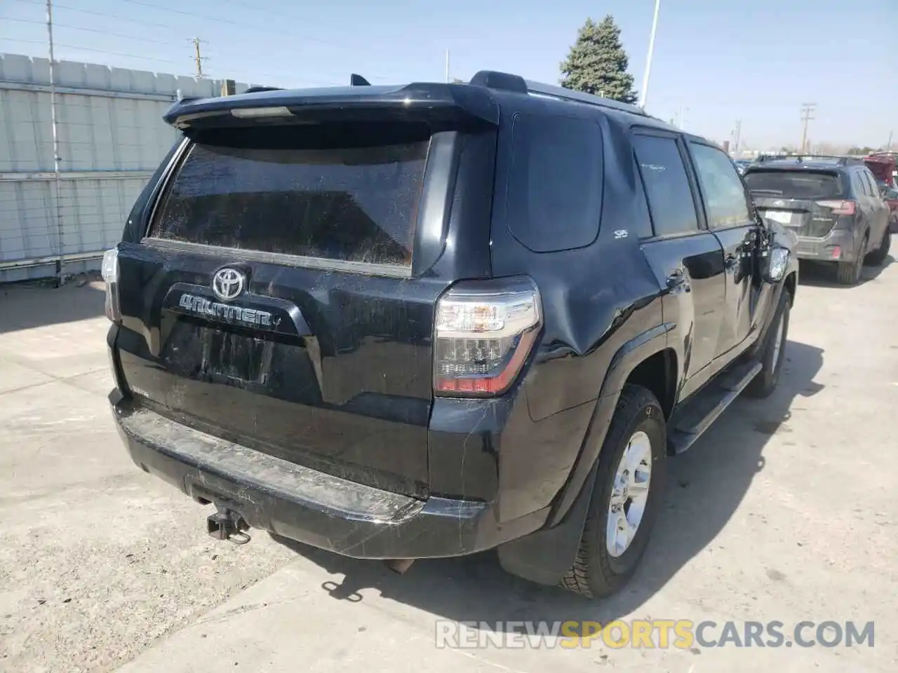 4 Photograph of a damaged car JTEBU5JR2K5637786 TOYOTA 4RUNNER 2019