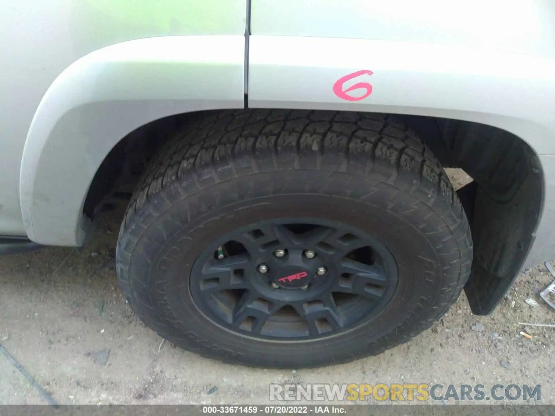 13 Photograph of a damaged car JTEBU5JR2K5639831 TOYOTA 4RUNNER 2019