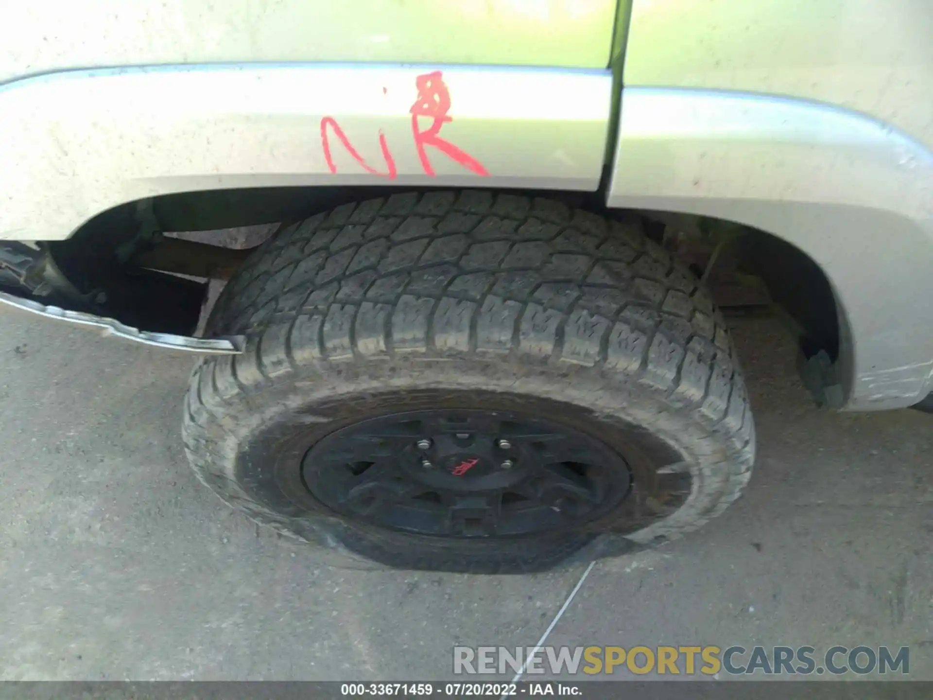 15 Photograph of a damaged car JTEBU5JR2K5639831 TOYOTA 4RUNNER 2019