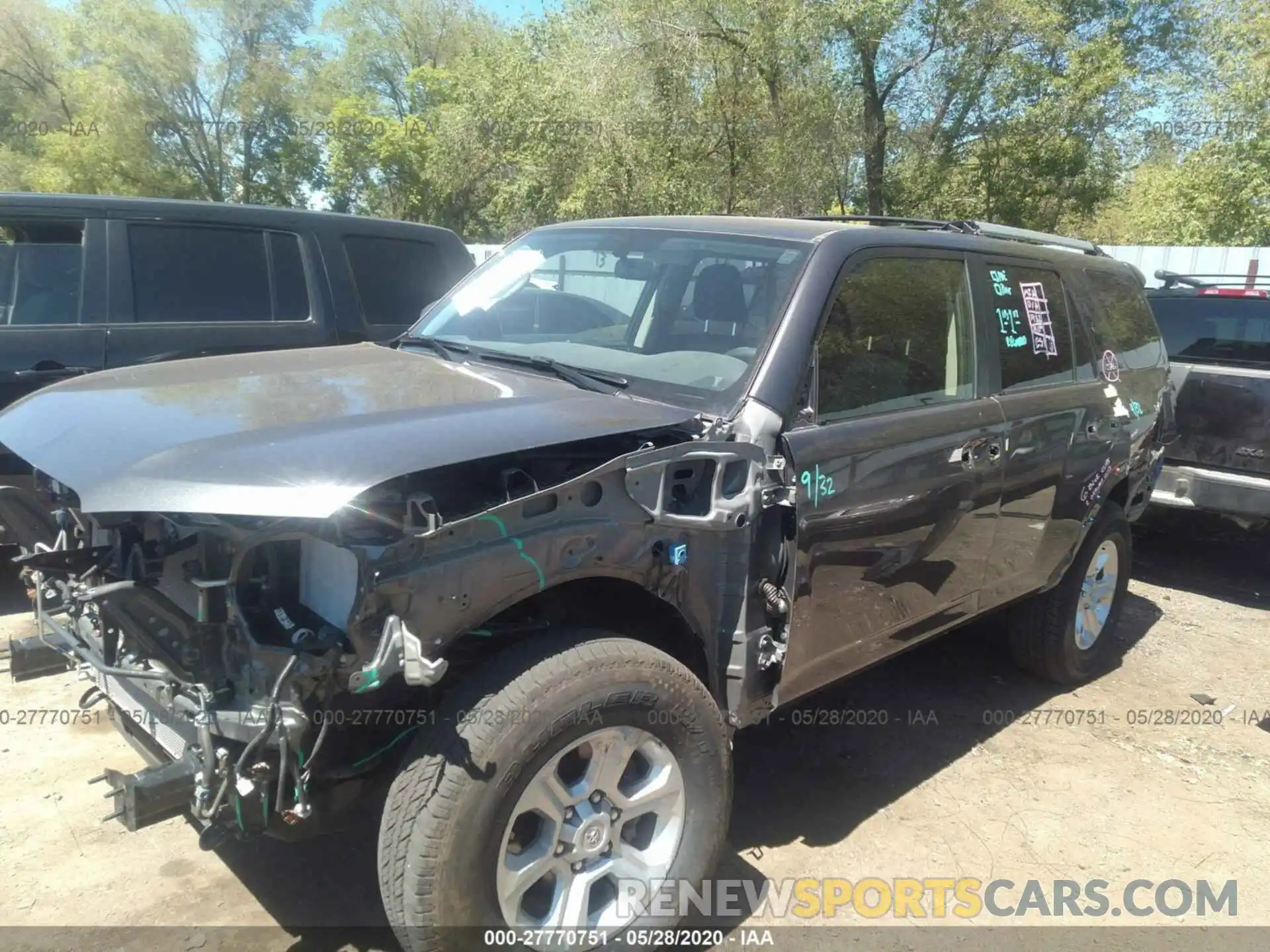 2 Photograph of a damaged car JTEBU5JR2K5644415 TOYOTA 4RUNNER 2019