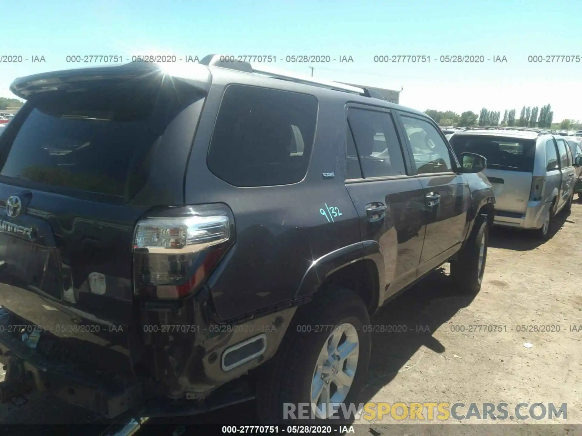 4 Фотография поврежденного автомобиля JTEBU5JR2K5644415 TOYOTA 4RUNNER 2019