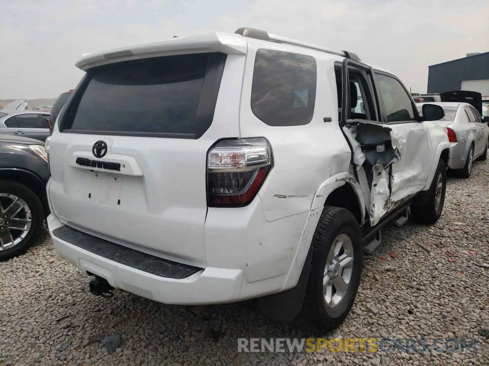 4 Photograph of a damaged car JTEBU5JR2K5646147 TOYOTA 4RUNNER 2019