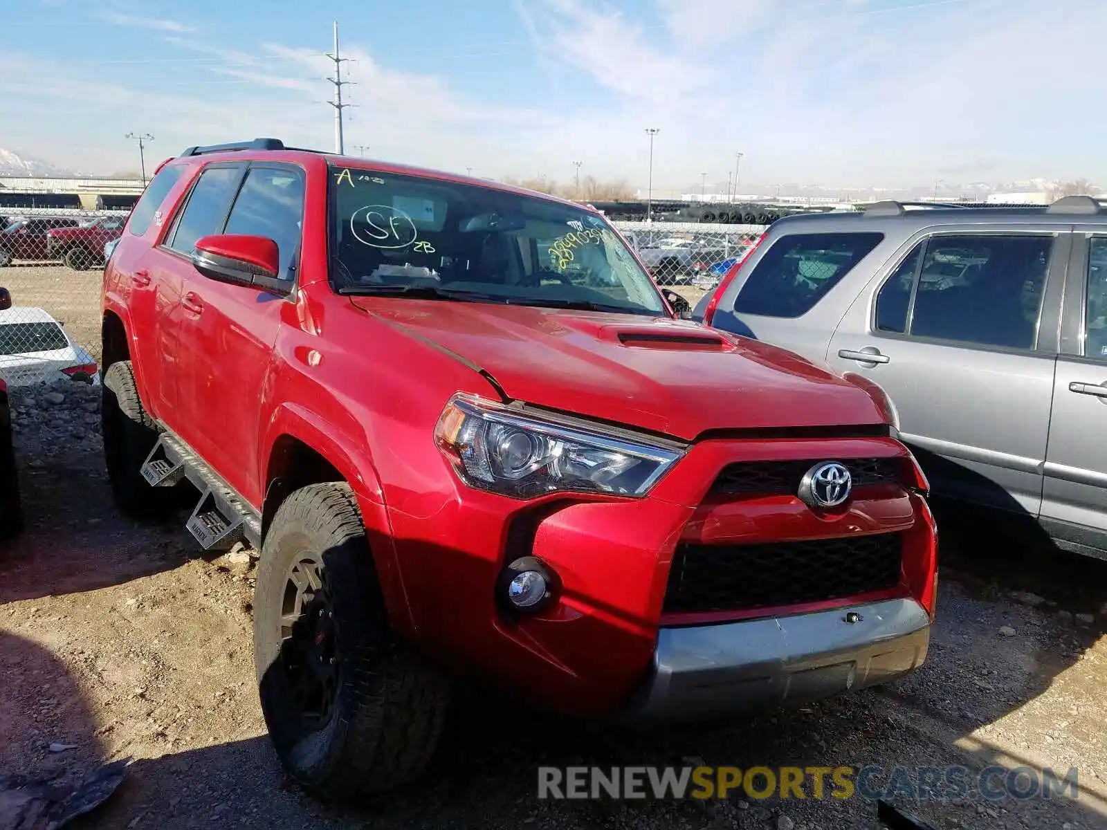 1 Фотография поврежденного автомобиля JTEBU5JR2K5648416 TOYOTA 4RUNNER 2019