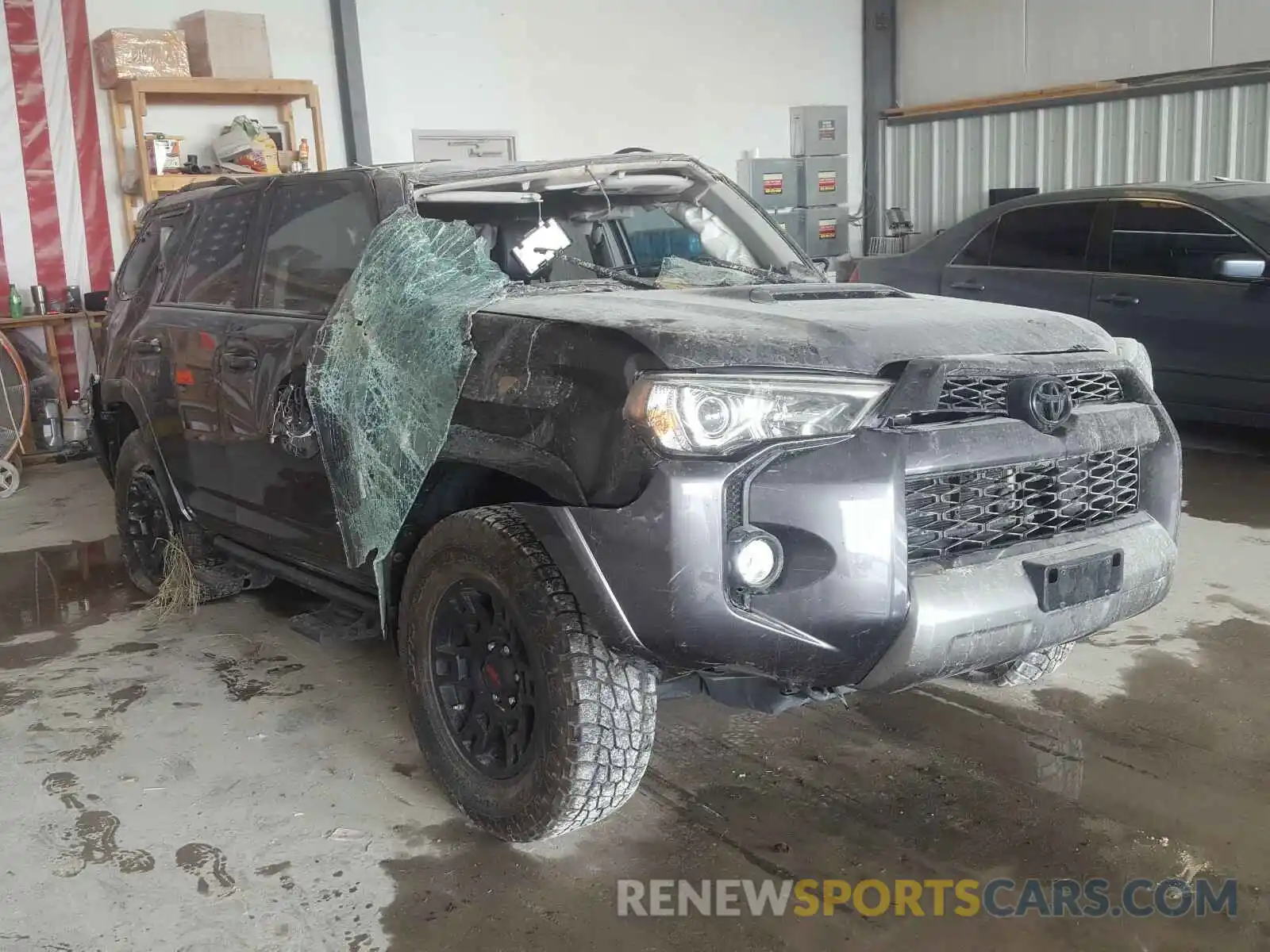 1 Фотография поврежденного автомобиля JTEBU5JR2K5648481 TOYOTA 4RUNNER 2019