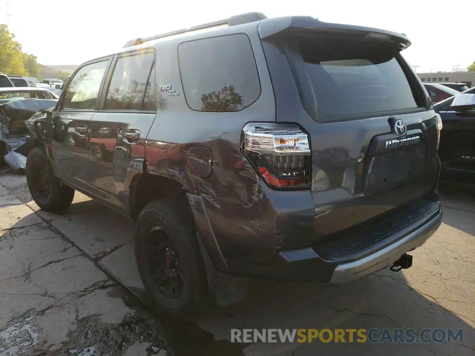 3 Photograph of a damaged car JTEBU5JR2K5651008 TOYOTA 4RUNNER 2019