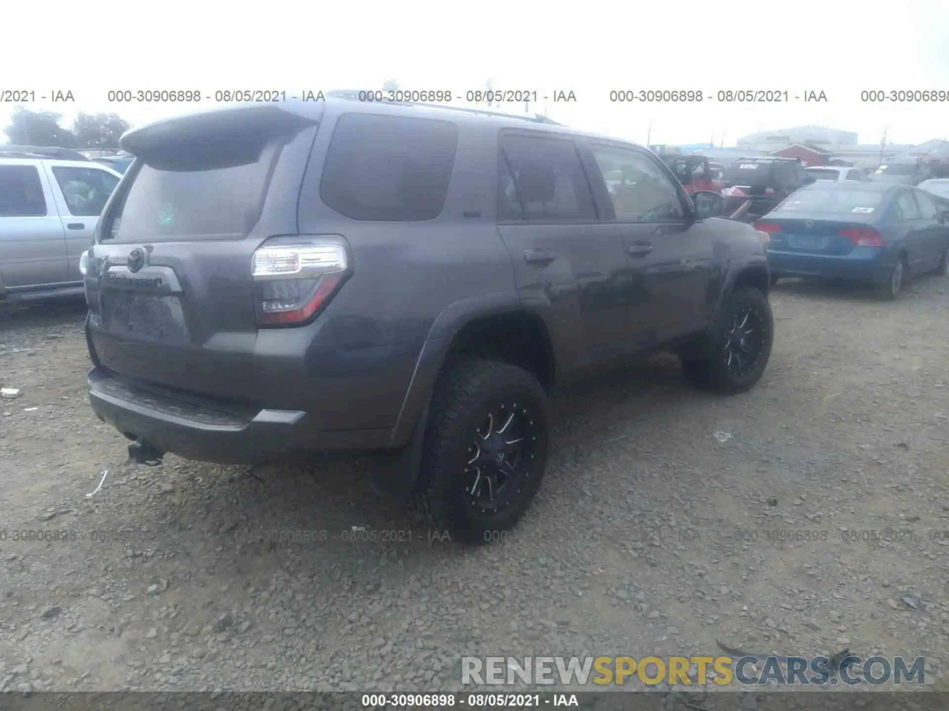 4 Фотография поврежденного автомобиля JTEBU5JR2K5663949 TOYOTA 4RUNNER 2019