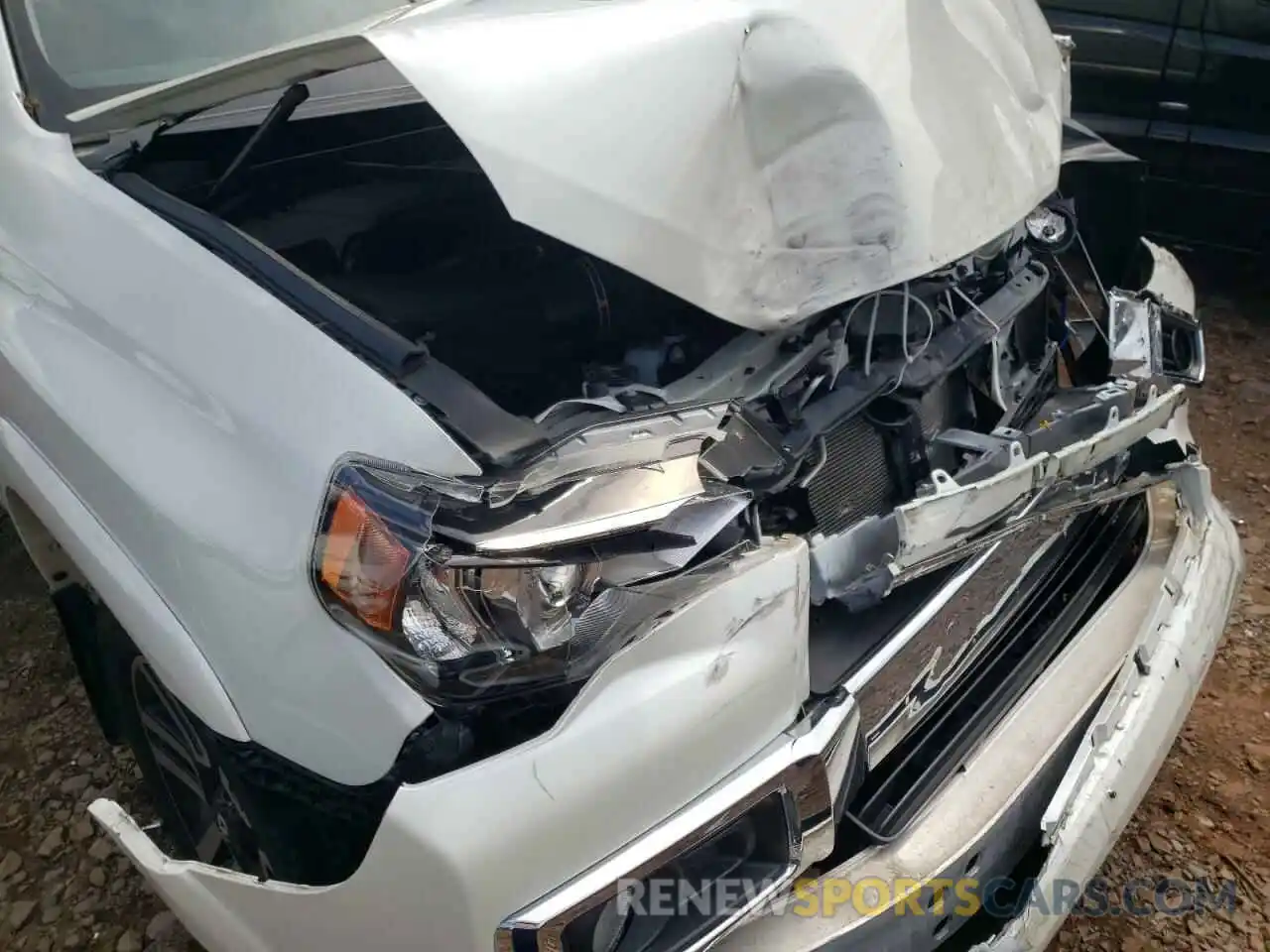 9 Photograph of a damaged car JTEBU5JR2K5664129 TOYOTA 4RUNNER 2019