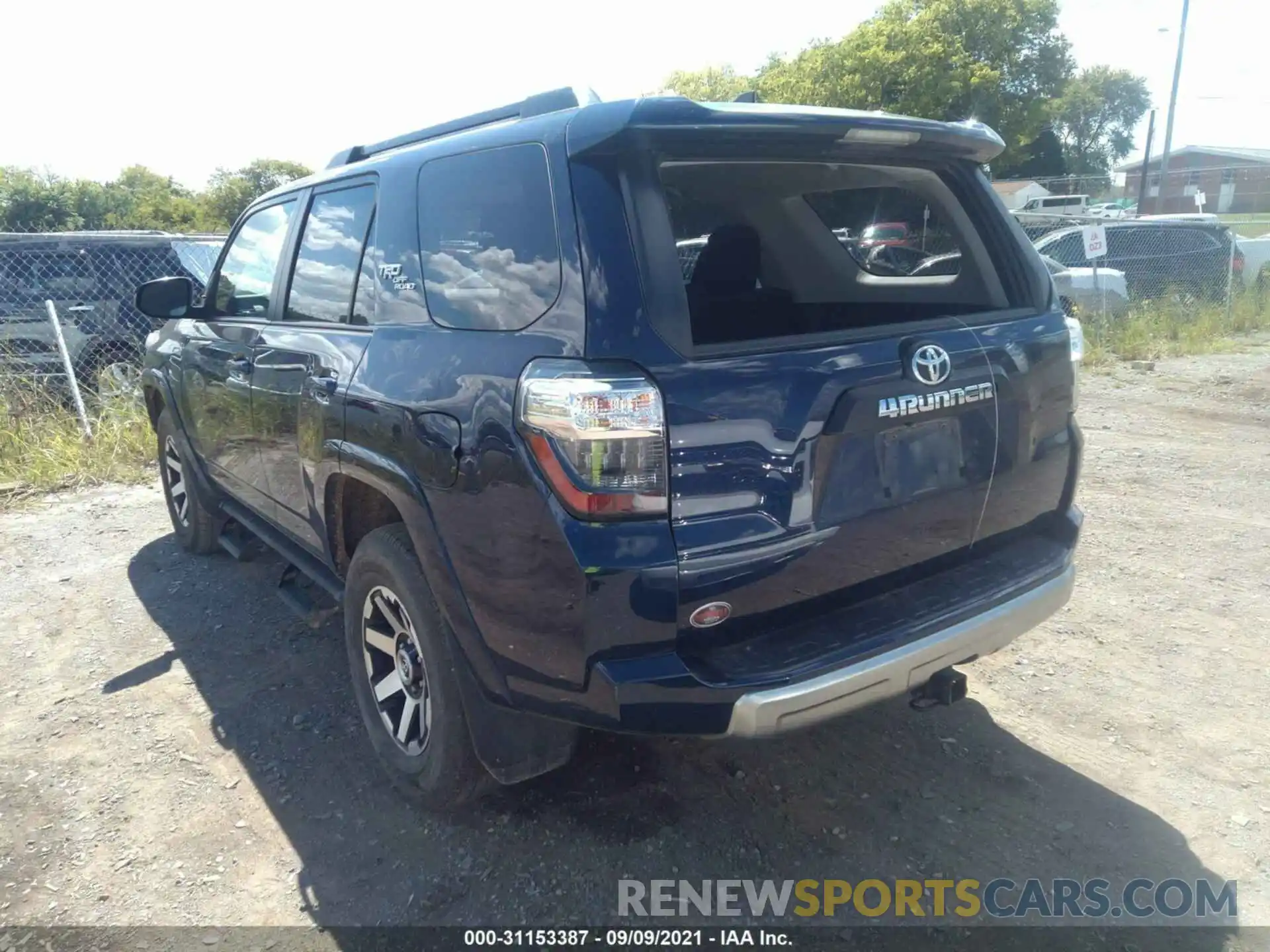 3 Фотография поврежденного автомобиля JTEBU5JR2K5665832 TOYOTA 4RUNNER 2019