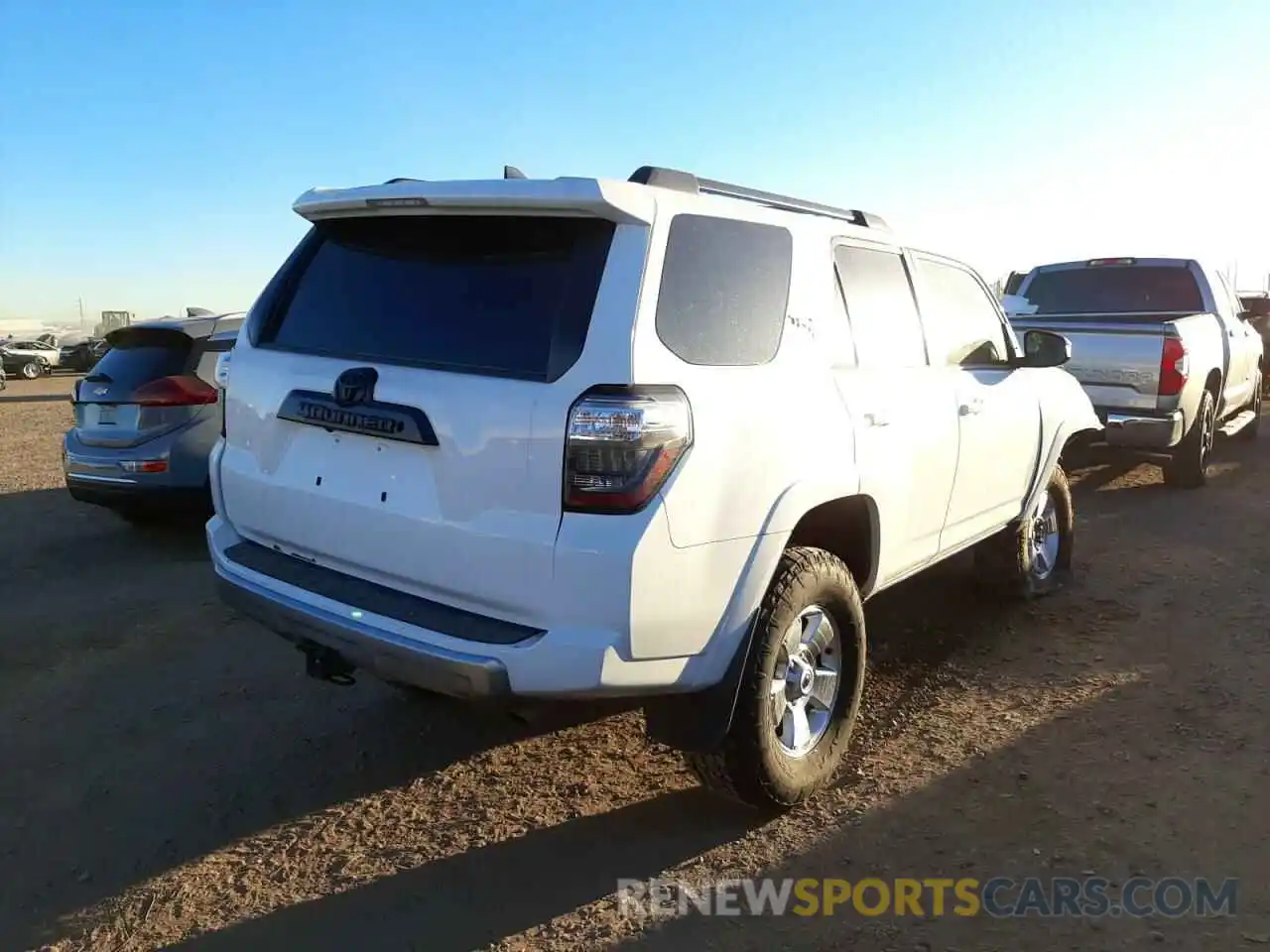 4 Фотография поврежденного автомобиля JTEBU5JR2K5667497 TOYOTA 4RUNNER 2019