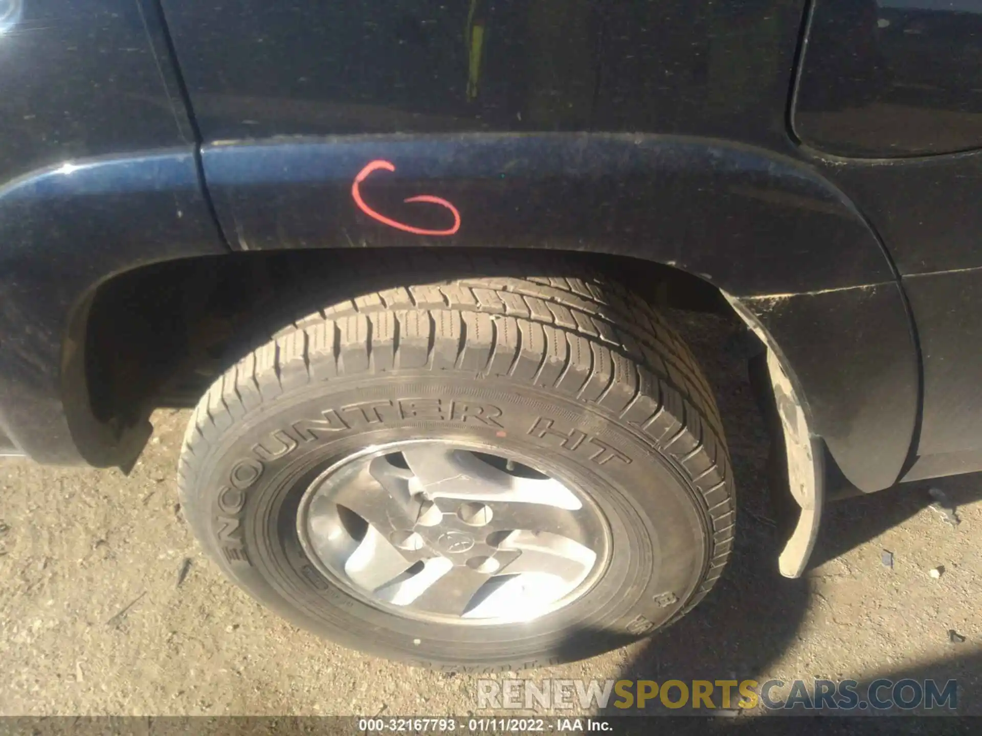 13 Photograph of a damaged car JTEBU5JR2K5668276 TOYOTA 4RUNNER 2019