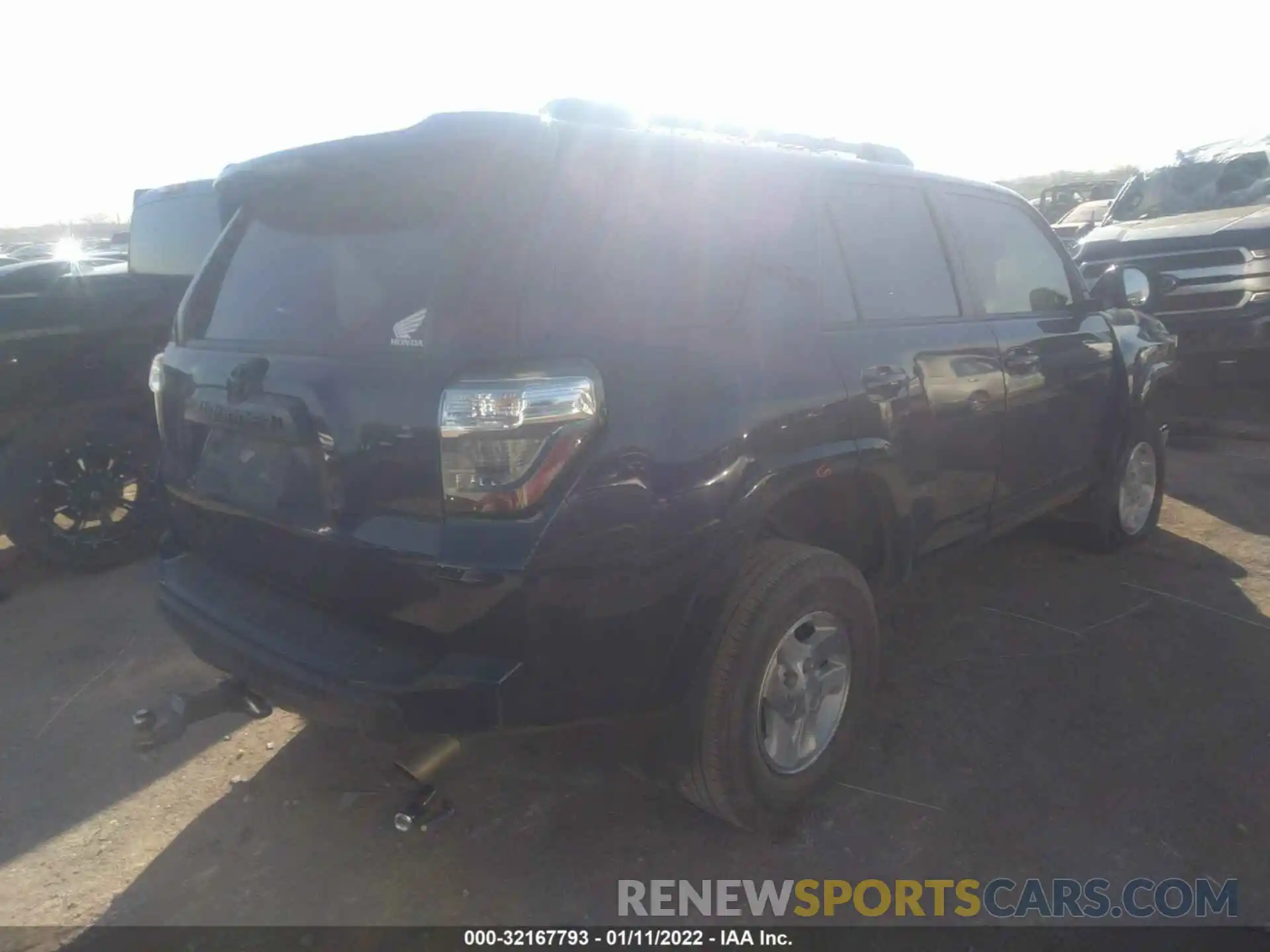 4 Фотография поврежденного автомобиля JTEBU5JR2K5668276 TOYOTA 4RUNNER 2019