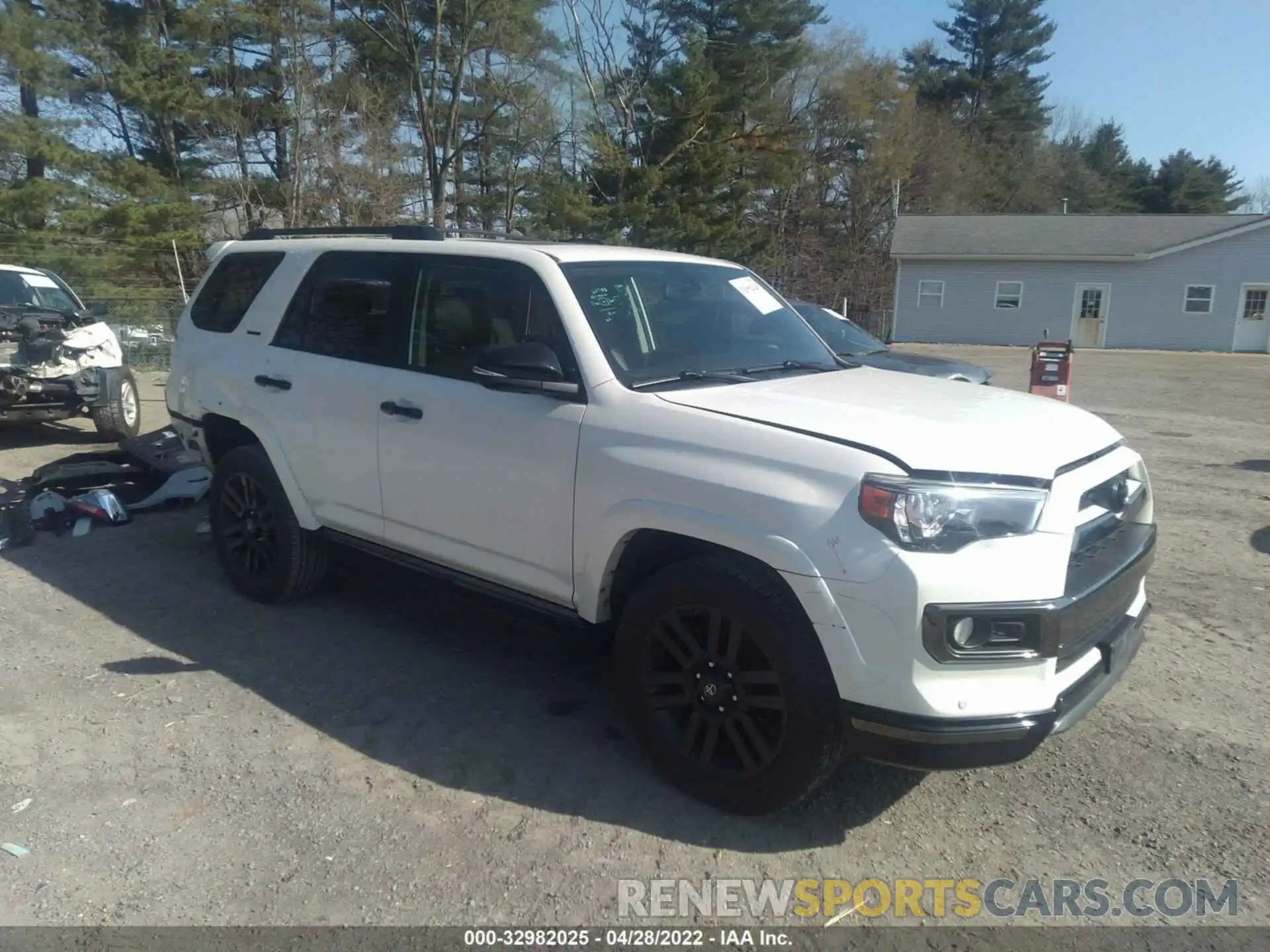 1 Photograph of a damaged car JTEBU5JR2K5670738 TOYOTA 4RUNNER 2019