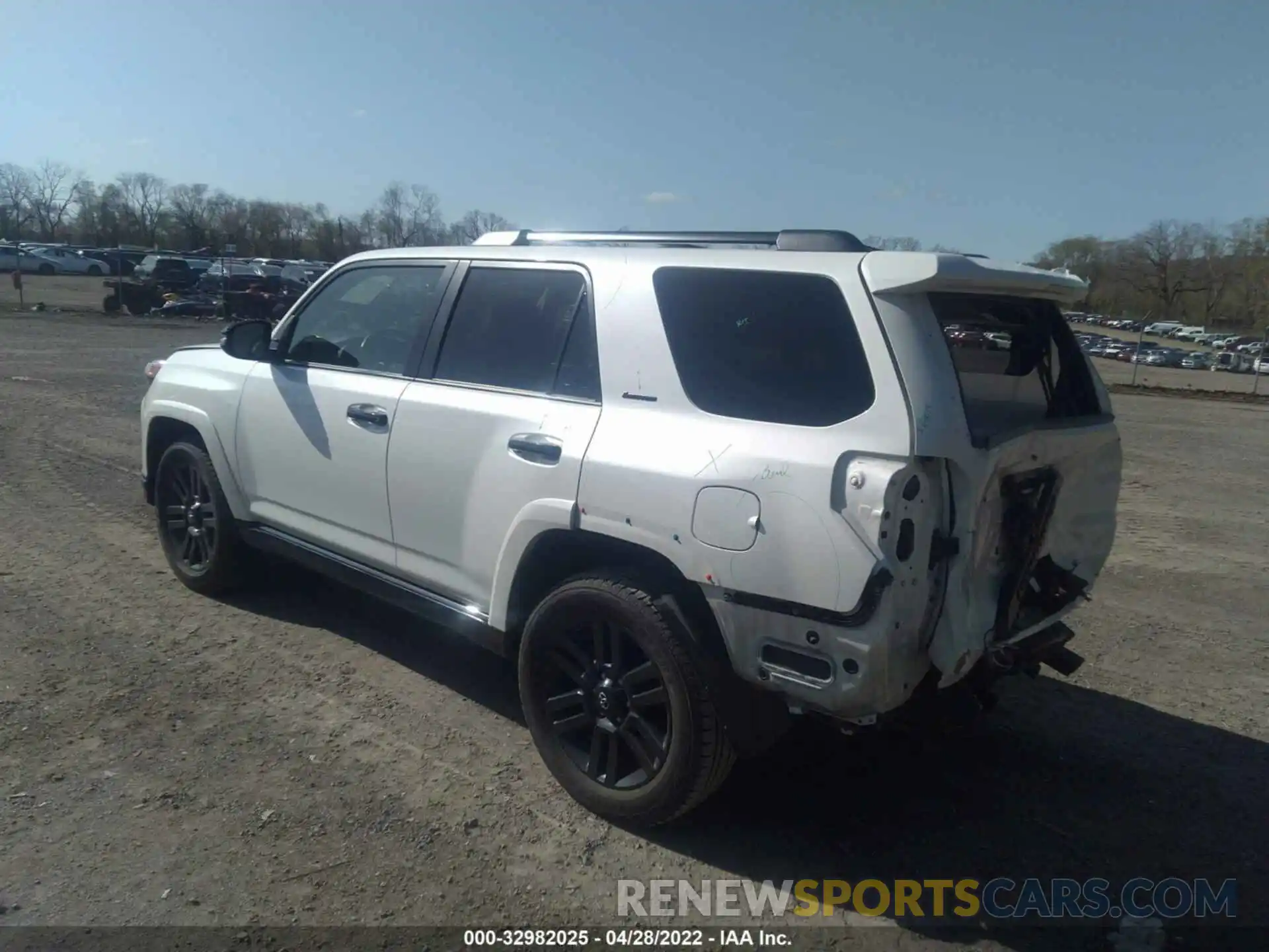 3 Фотография поврежденного автомобиля JTEBU5JR2K5670738 TOYOTA 4RUNNER 2019