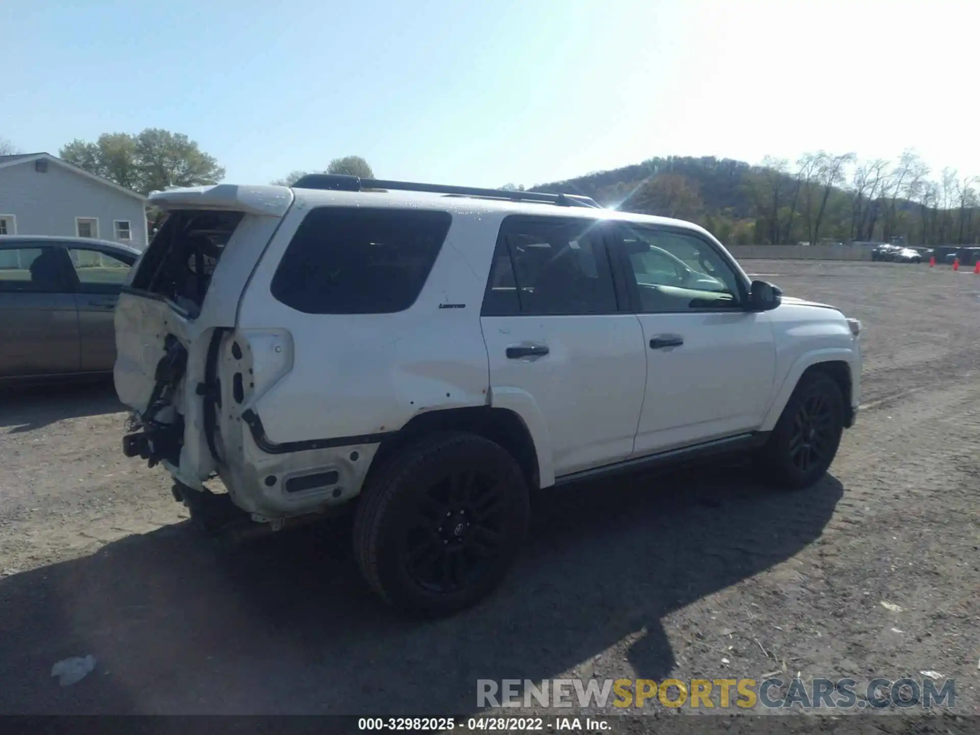 4 Фотография поврежденного автомобиля JTEBU5JR2K5670738 TOYOTA 4RUNNER 2019