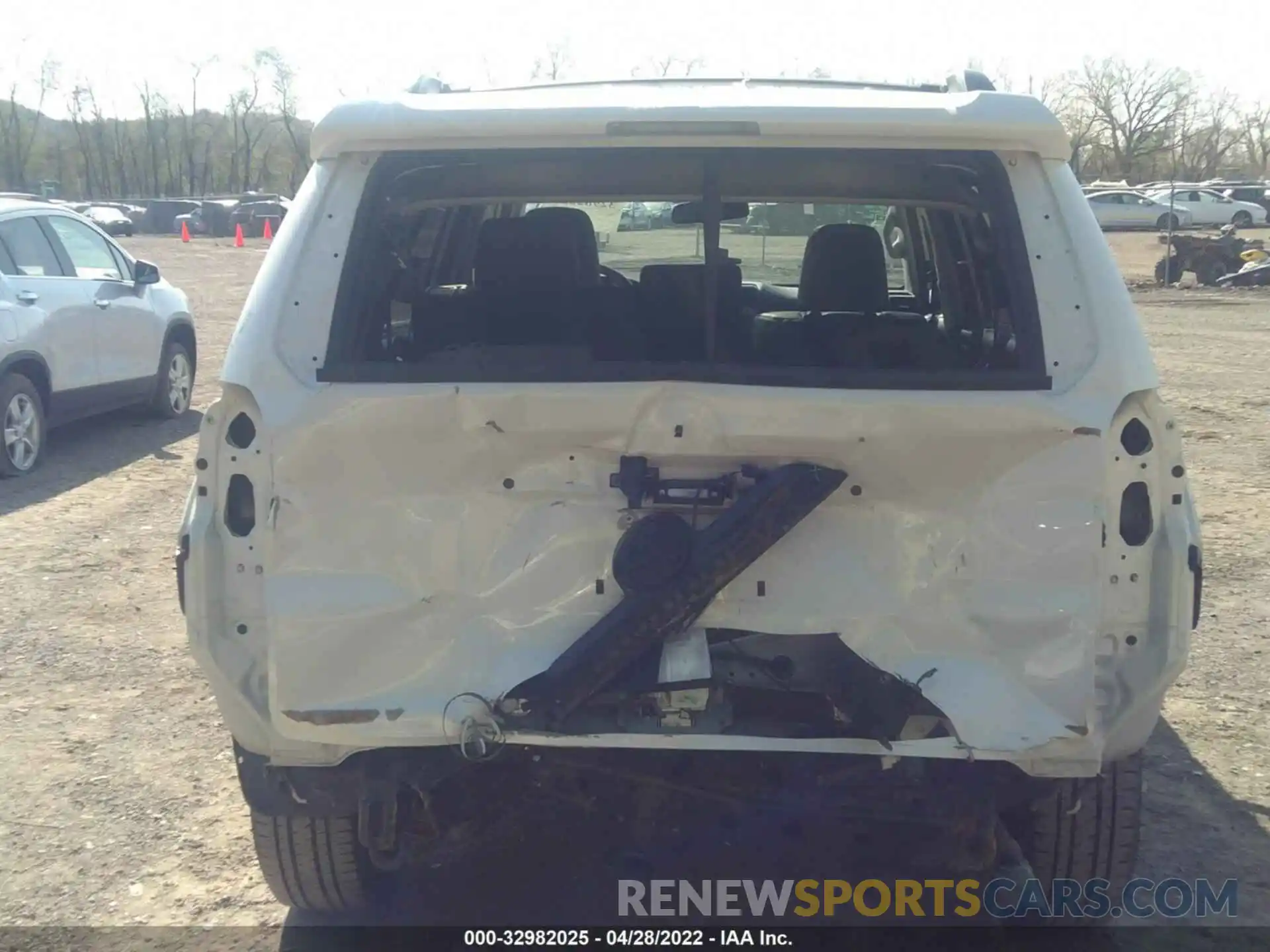 6 Photograph of a damaged car JTEBU5JR2K5670738 TOYOTA 4RUNNER 2019