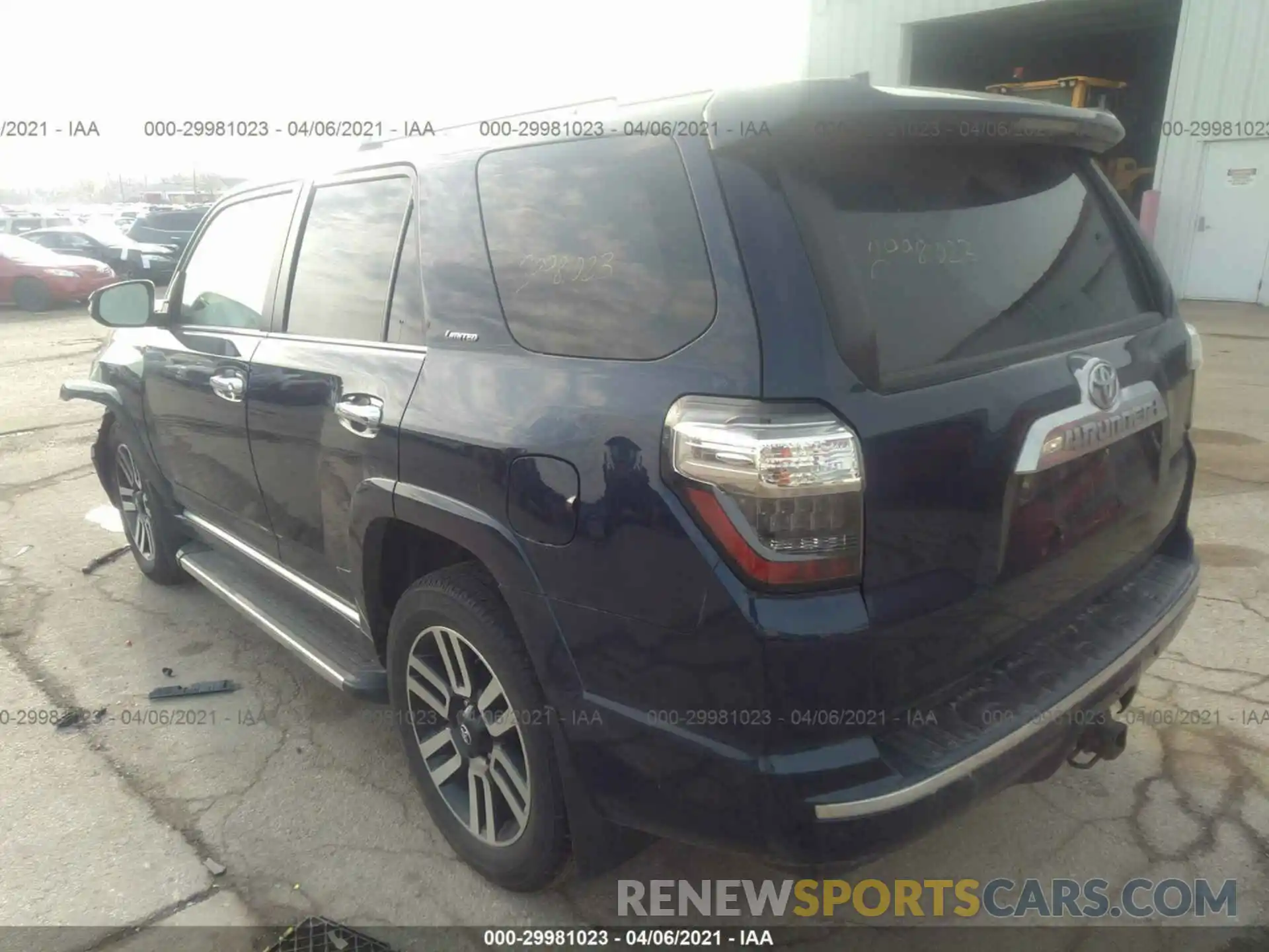 3 Фотография поврежденного автомобиля JTEBU5JR2K5677091 TOYOTA 4RUNNER 2019