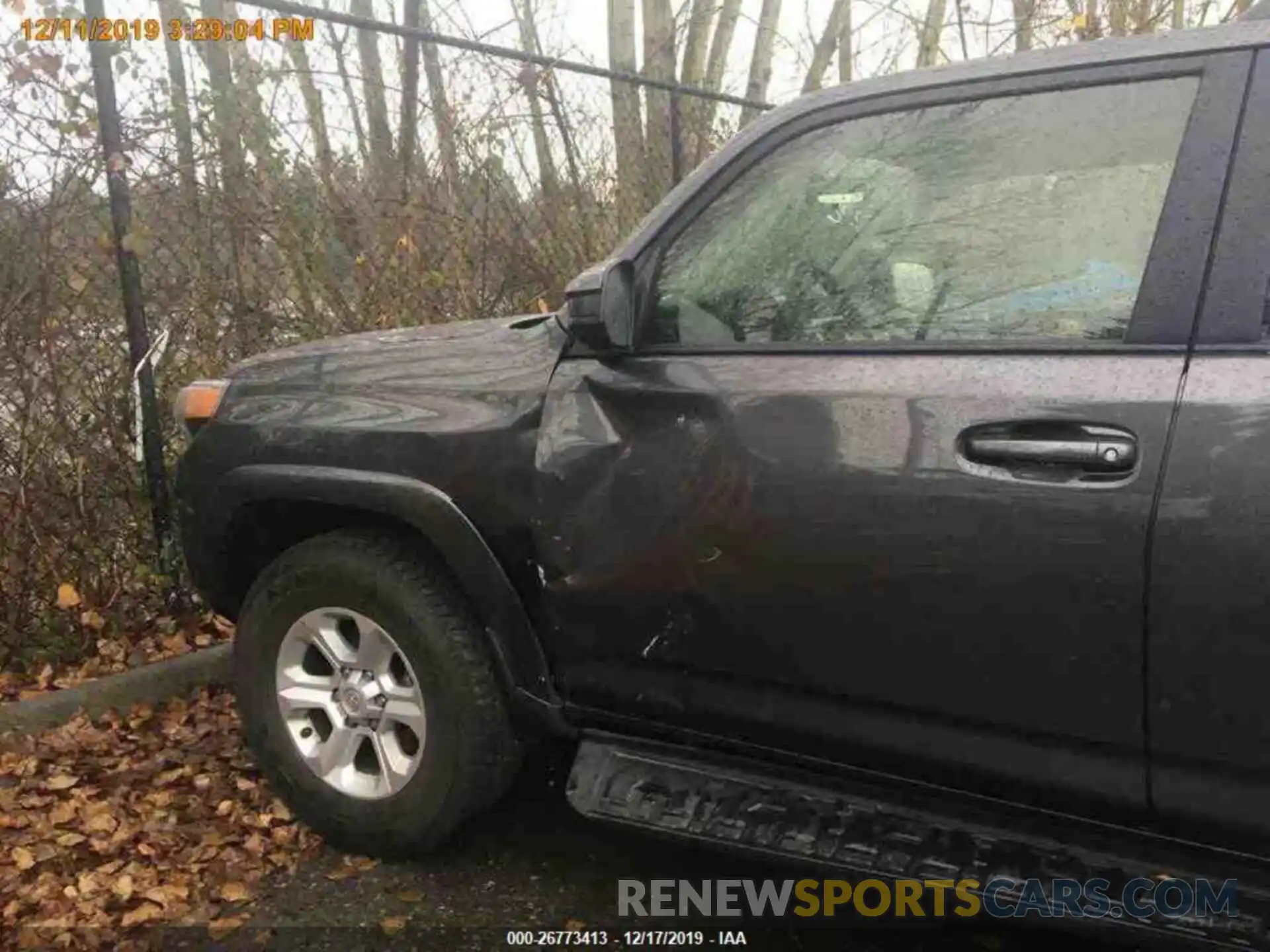 14 Photograph of a damaged car JTEBU5JR2K5682467 TOYOTA 4RUNNER 2019