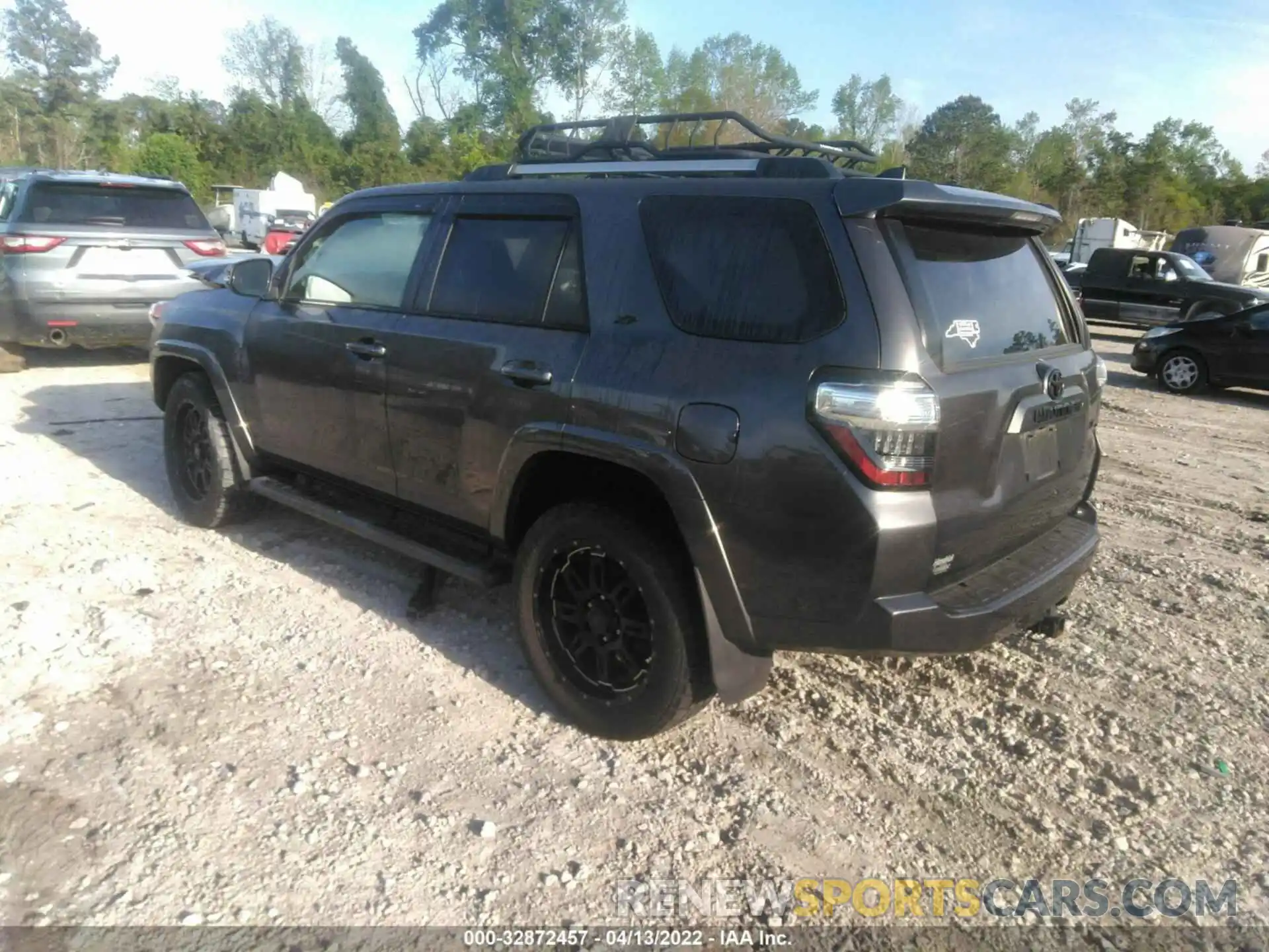 3 Photograph of a damaged car JTEBU5JR2K5686938 TOYOTA 4RUNNER 2019