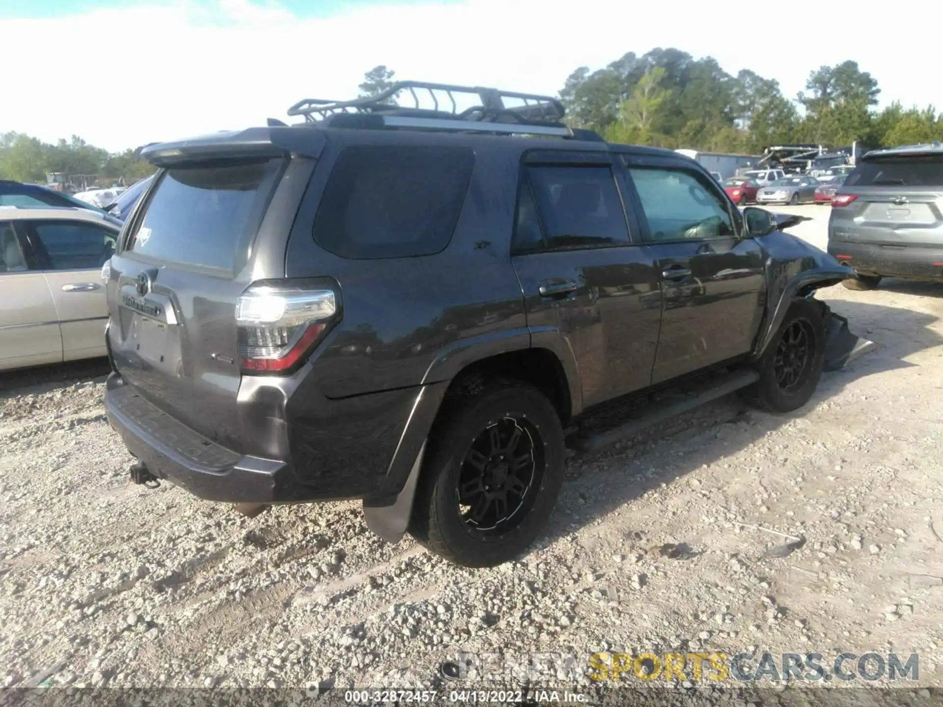 4 Photograph of a damaged car JTEBU5JR2K5686938 TOYOTA 4RUNNER 2019