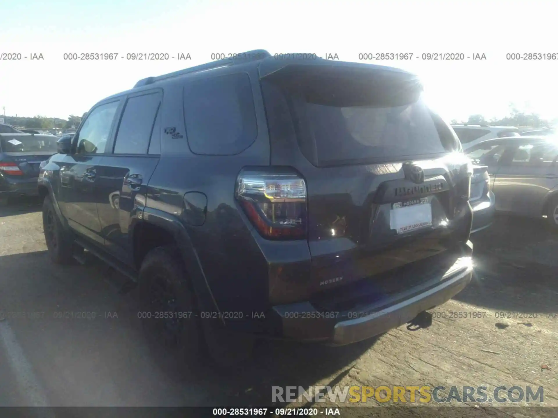 3 Фотография поврежденного автомобиля JTEBU5JR2K5687653 TOYOTA 4RUNNER 2019