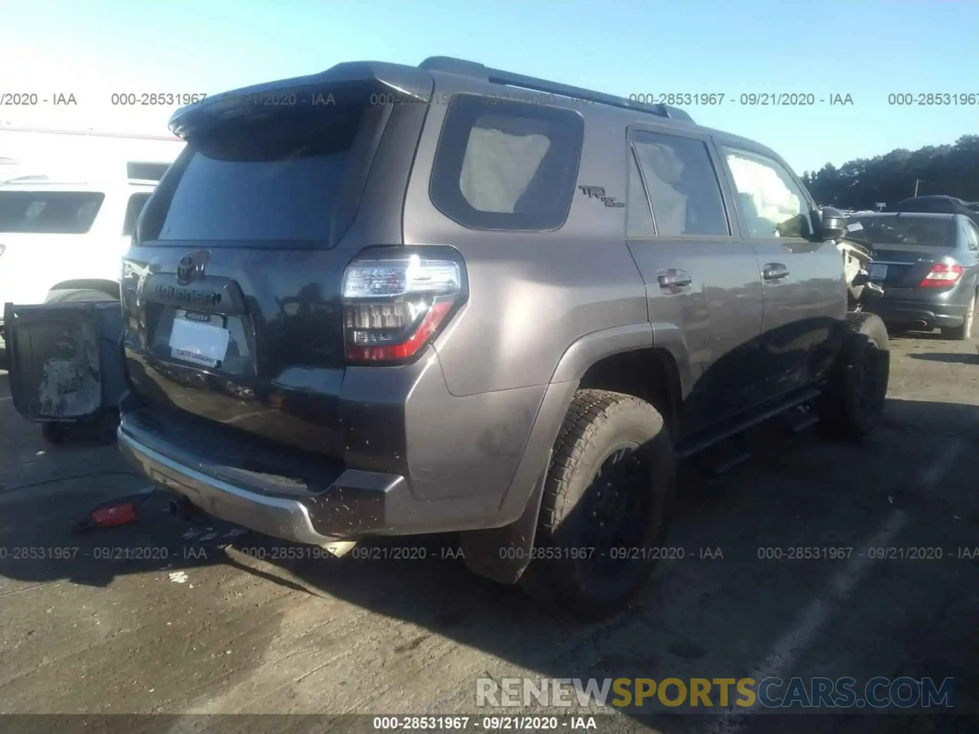 4 Фотография поврежденного автомобиля JTEBU5JR2K5687653 TOYOTA 4RUNNER 2019