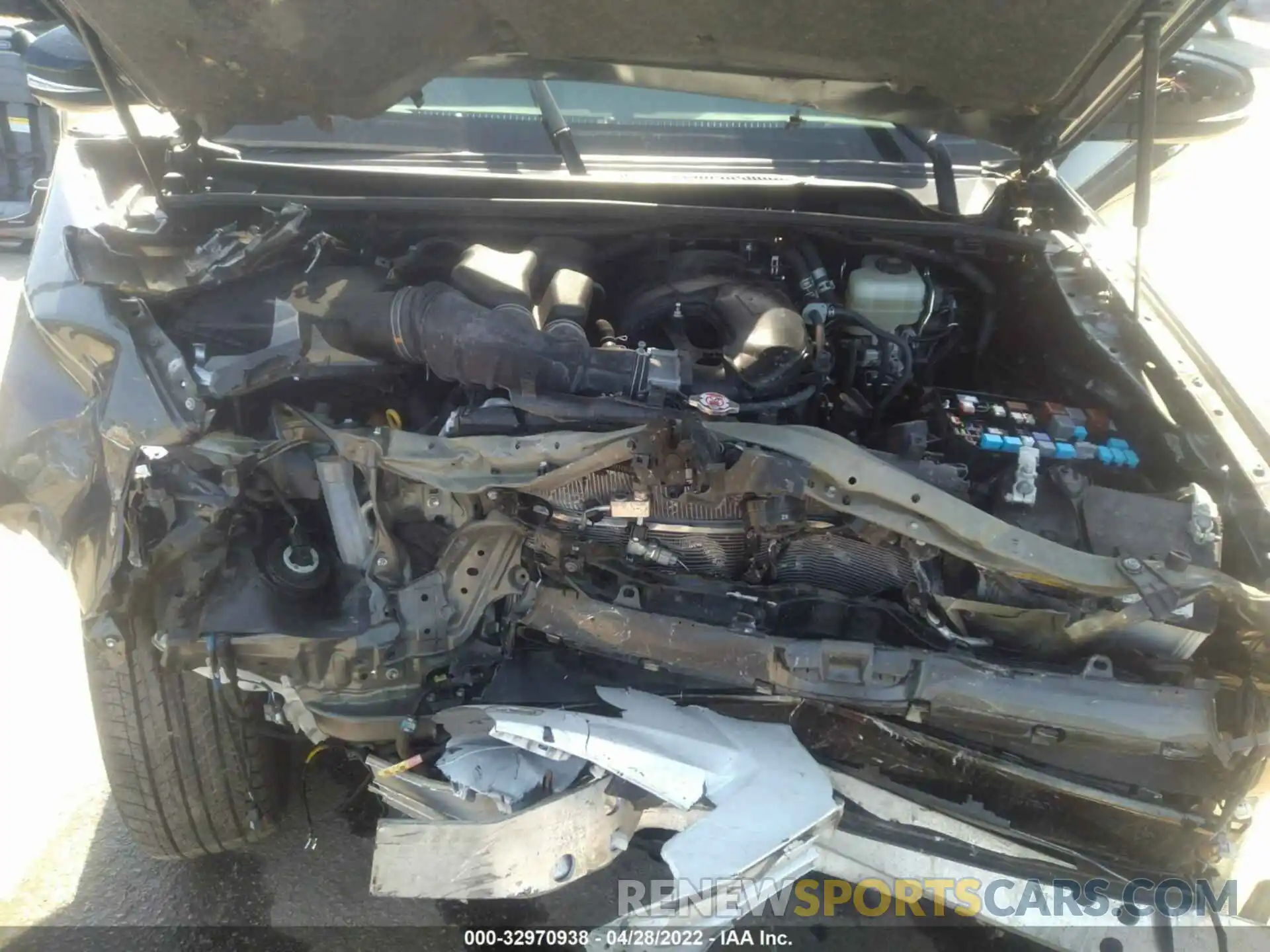 10 Photograph of a damaged car JTEBU5JR2K5699091 TOYOTA 4RUNNER 2019