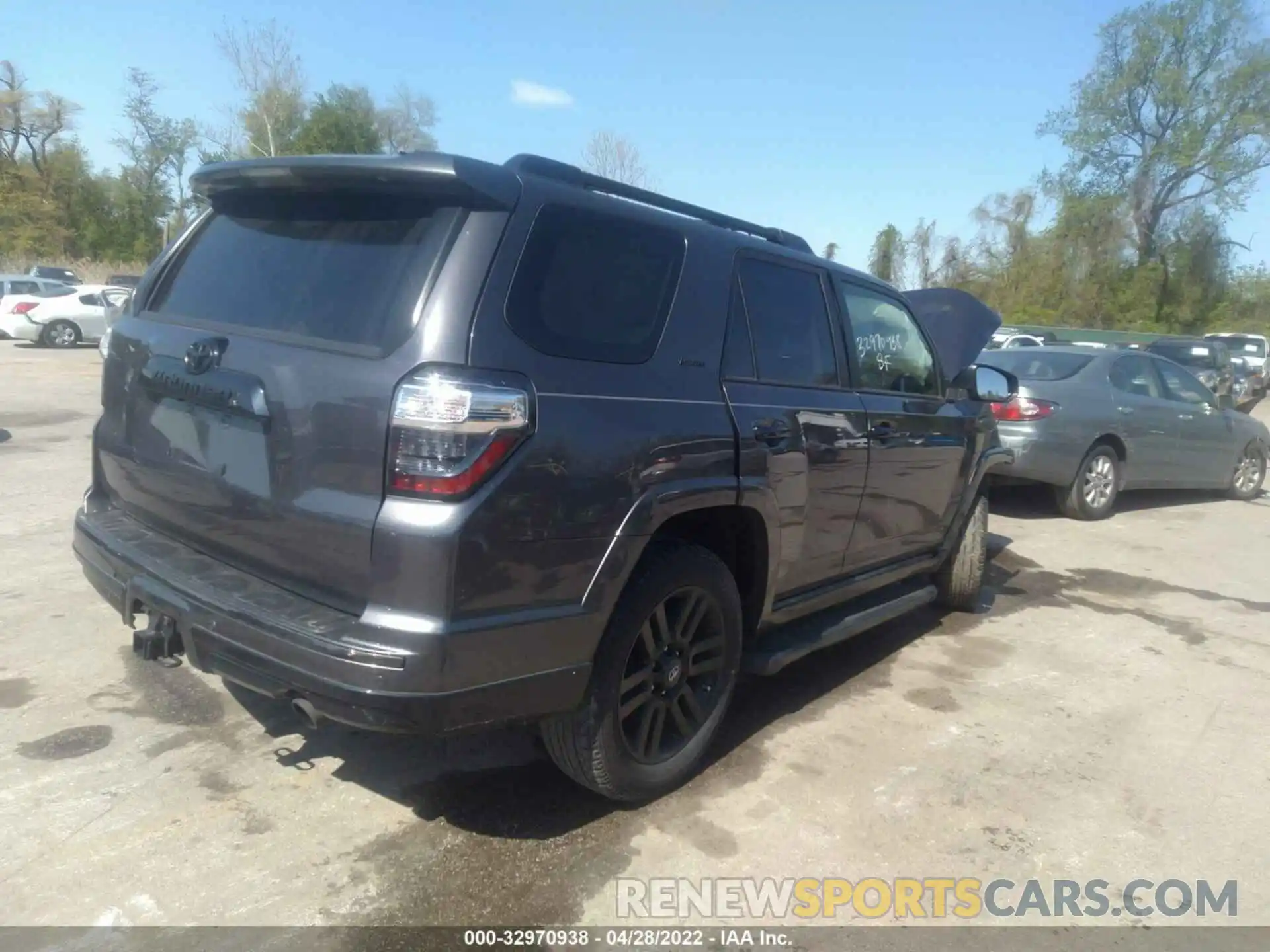 4 Фотография поврежденного автомобиля JTEBU5JR2K5699091 TOYOTA 4RUNNER 2019