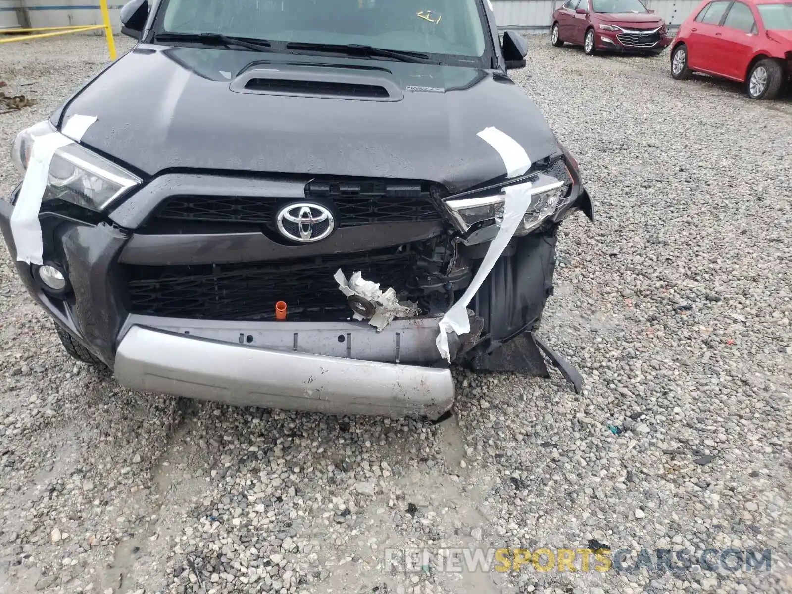 9 Photograph of a damaged car JTEBU5JR2K5699947 TOYOTA 4RUNNER 2019