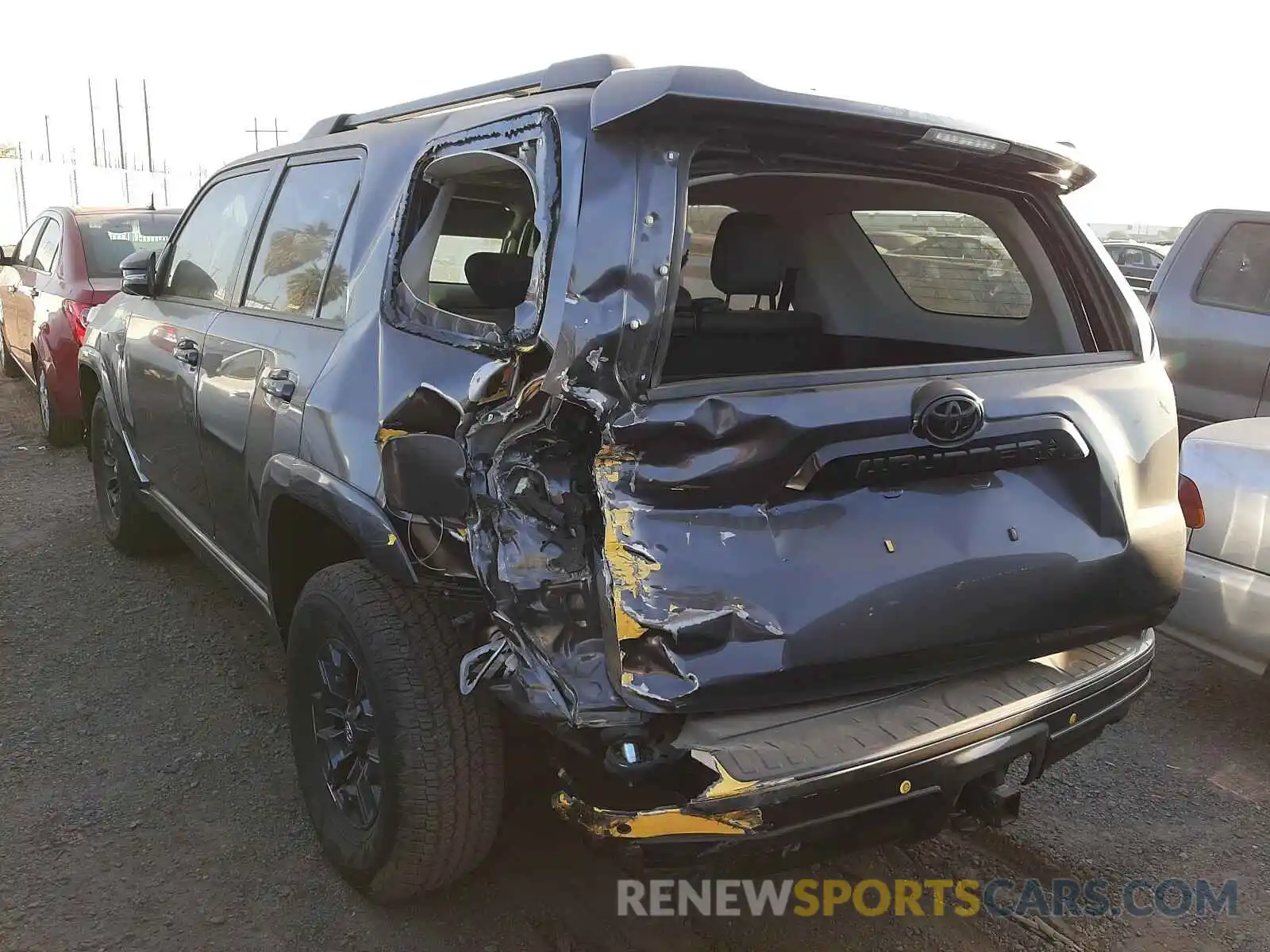 3 Photograph of a damaged car JTEBU5JR2K5702586 TOYOTA 4RUNNER 2019