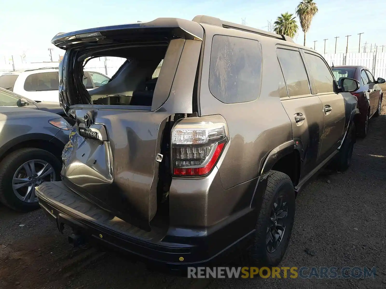 4 Photograph of a damaged car JTEBU5JR2K5702586 TOYOTA 4RUNNER 2019