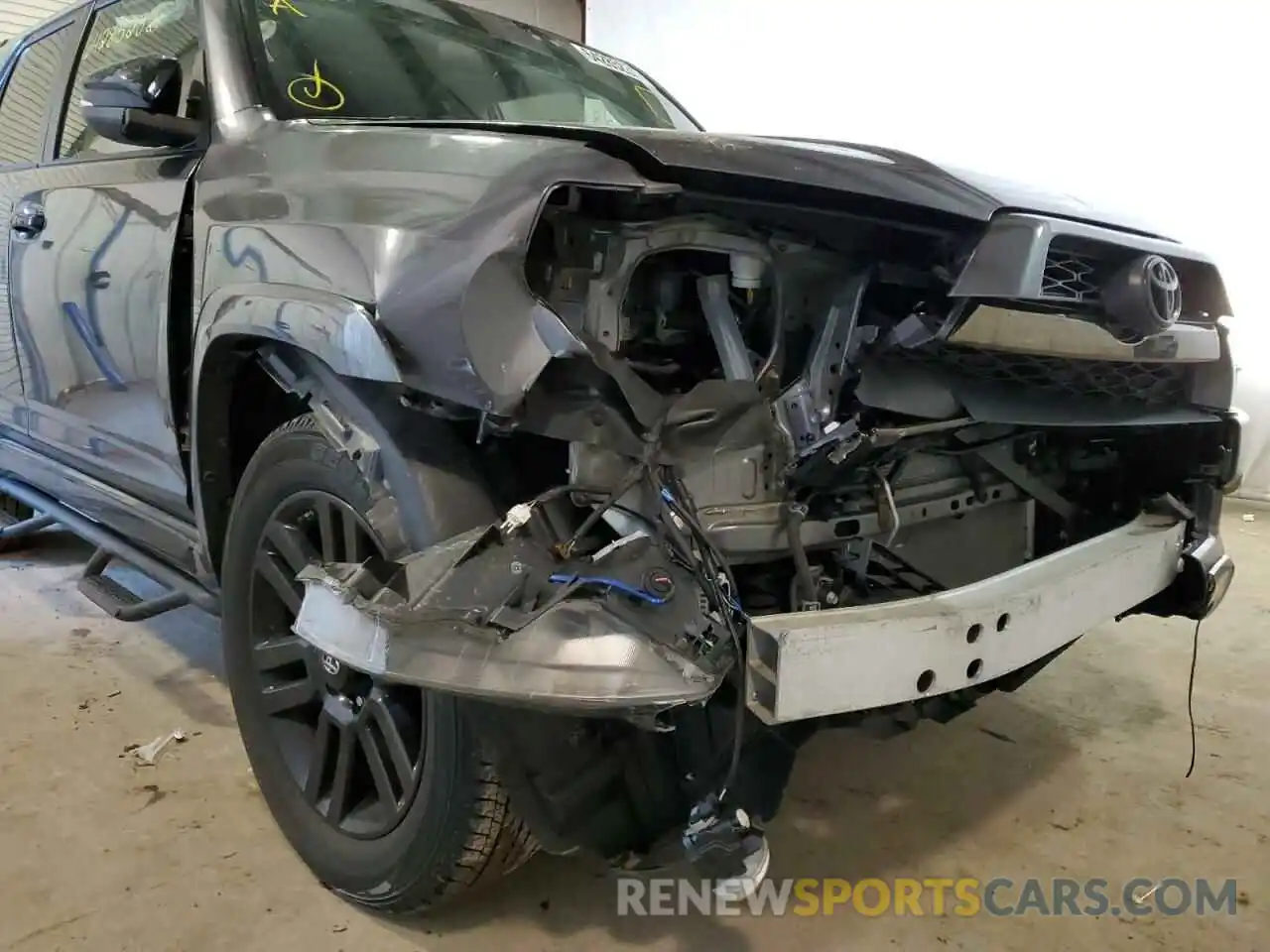 9 Photograph of a damaged car JTEBU5JR2K5703625 TOYOTA 4RUNNER 2019