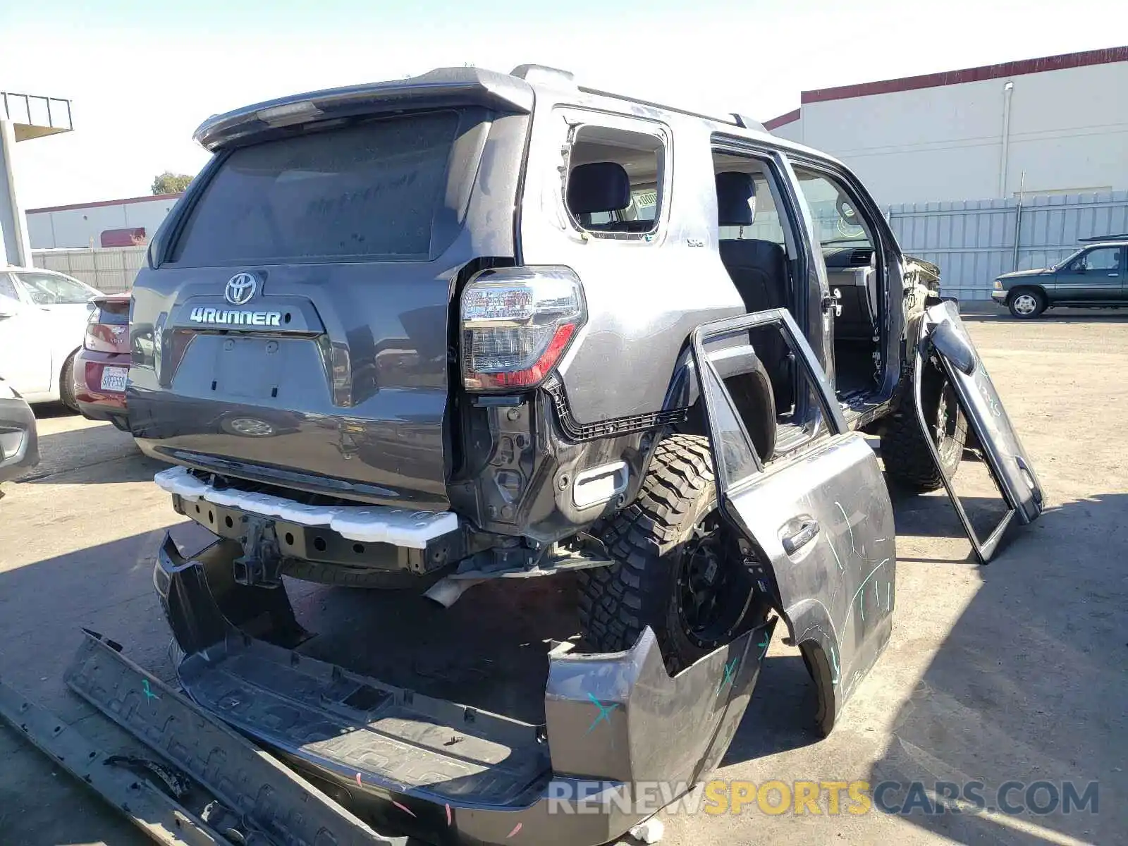 4 Фотография поврежденного автомобиля JTEBU5JR2K5705102 TOYOTA 4RUNNER 2019