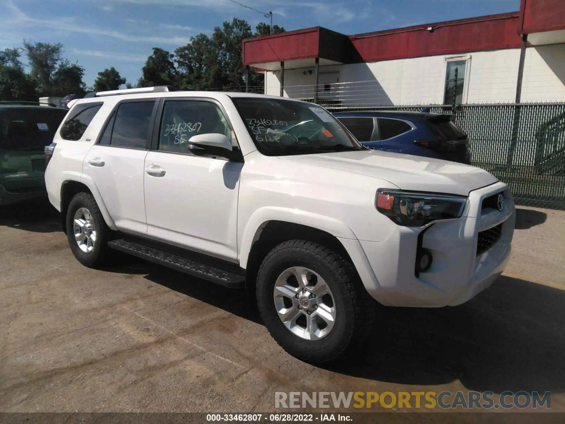 1 Photograph of a damaged car JTEBU5JR2K5705925 TOYOTA 4RUNNER 2019