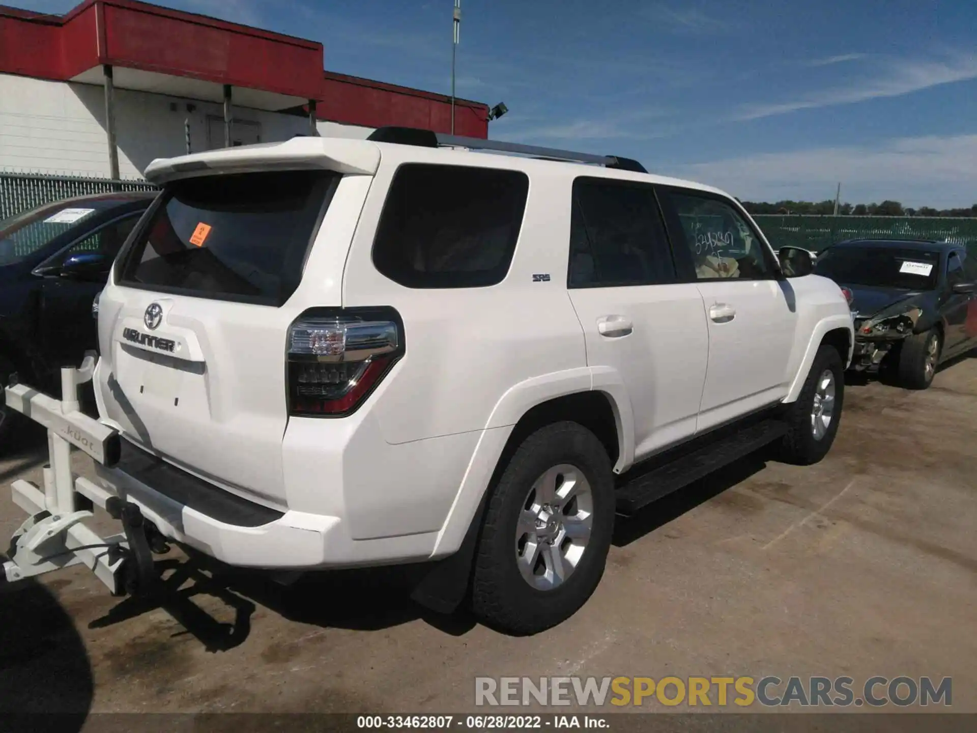 4 Photograph of a damaged car JTEBU5JR2K5705925 TOYOTA 4RUNNER 2019