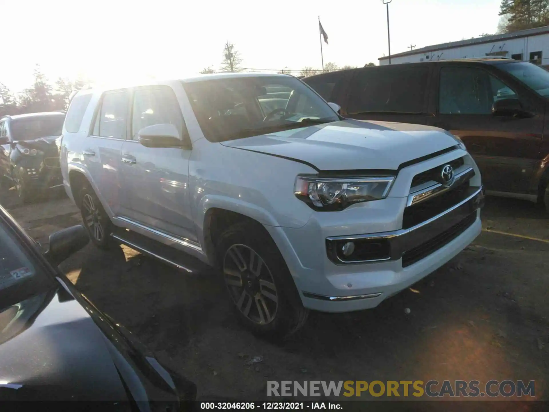 1 Photograph of a damaged car JTEBU5JR2K5716732 TOYOTA 4RUNNER 2019