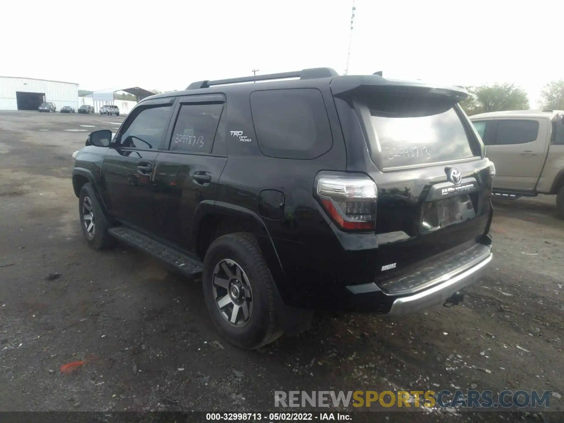 3 Фотография поврежденного автомобиля JTEBU5JR2K5718450 TOYOTA 4RUNNER 2019