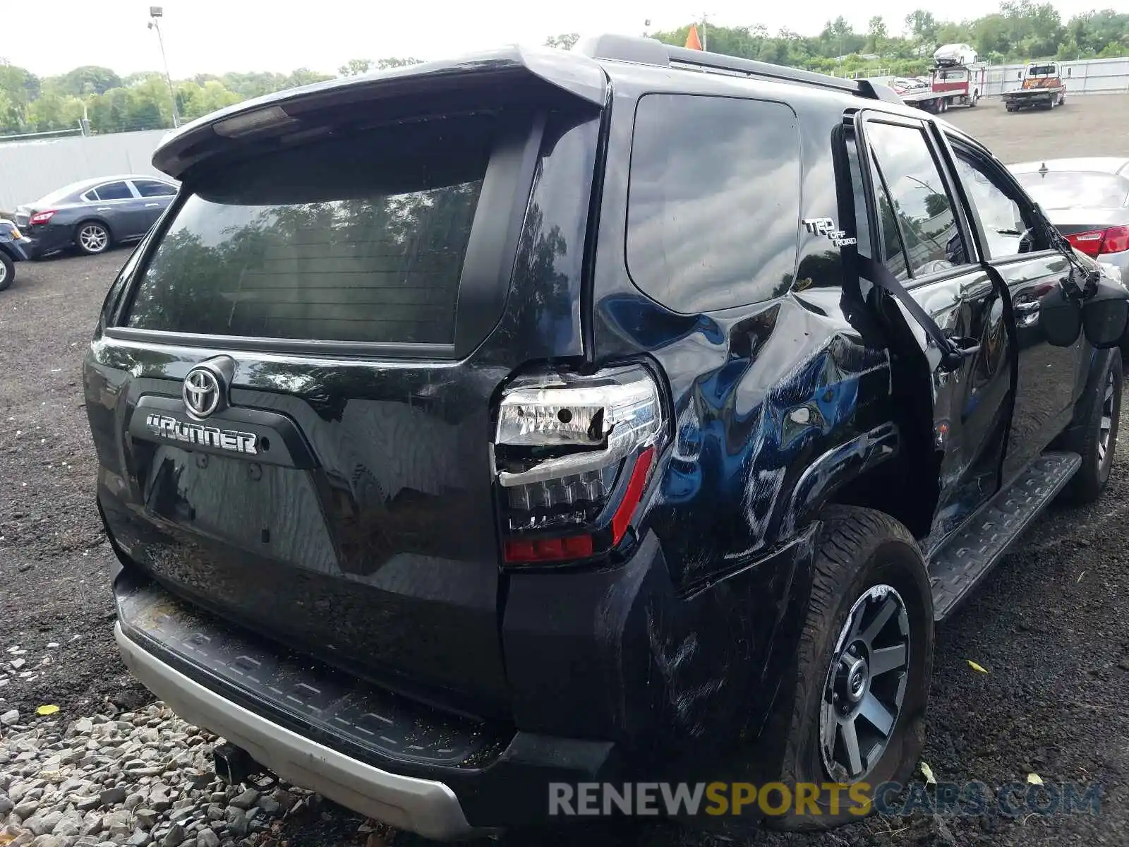 4 Photograph of a damaged car JTEBU5JR2K5729092 TOYOTA 4RUNNER 2019