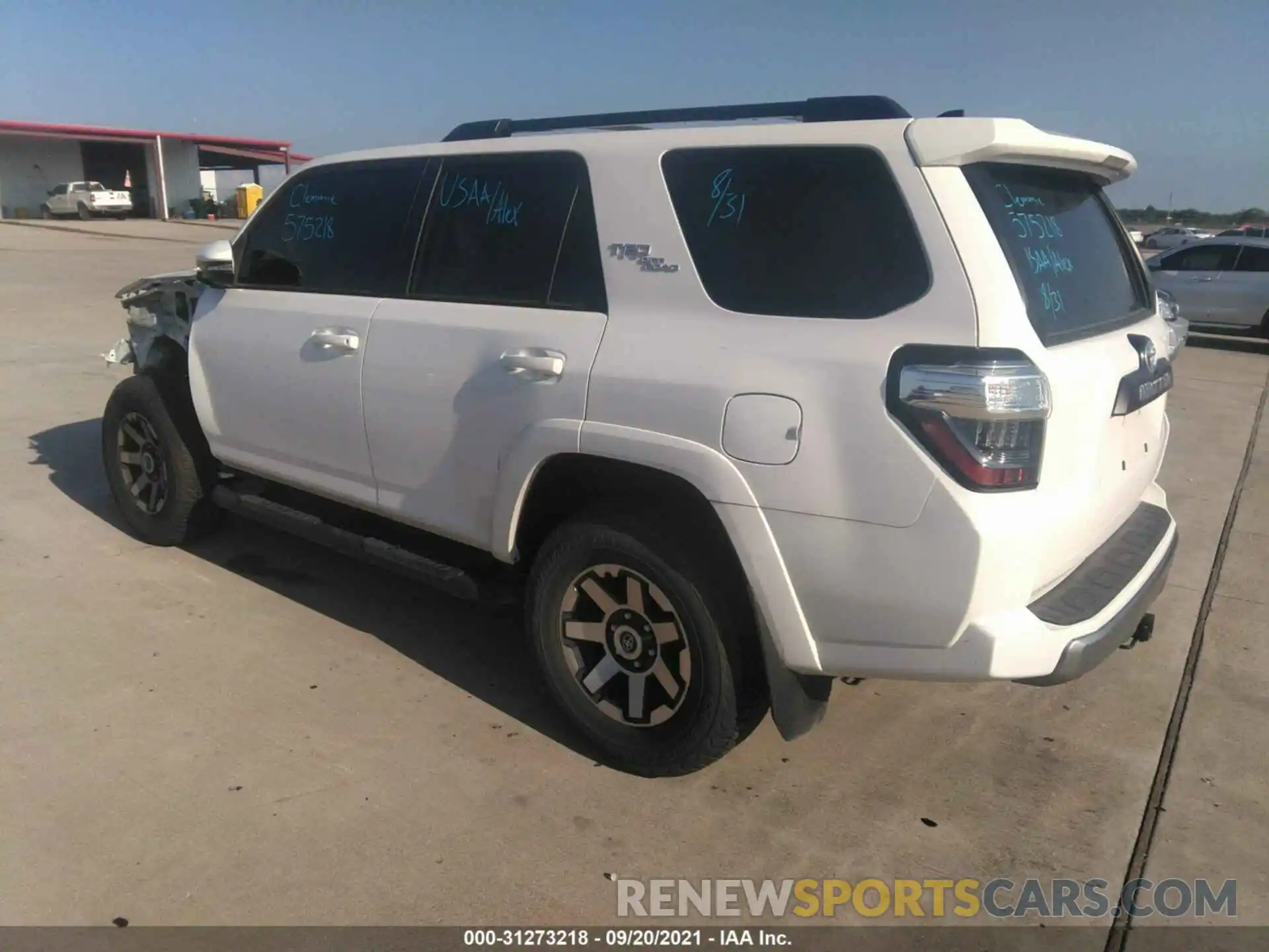 3 Фотография поврежденного автомобиля JTEBU5JR2K5733935 TOYOTA 4RUNNER 2019