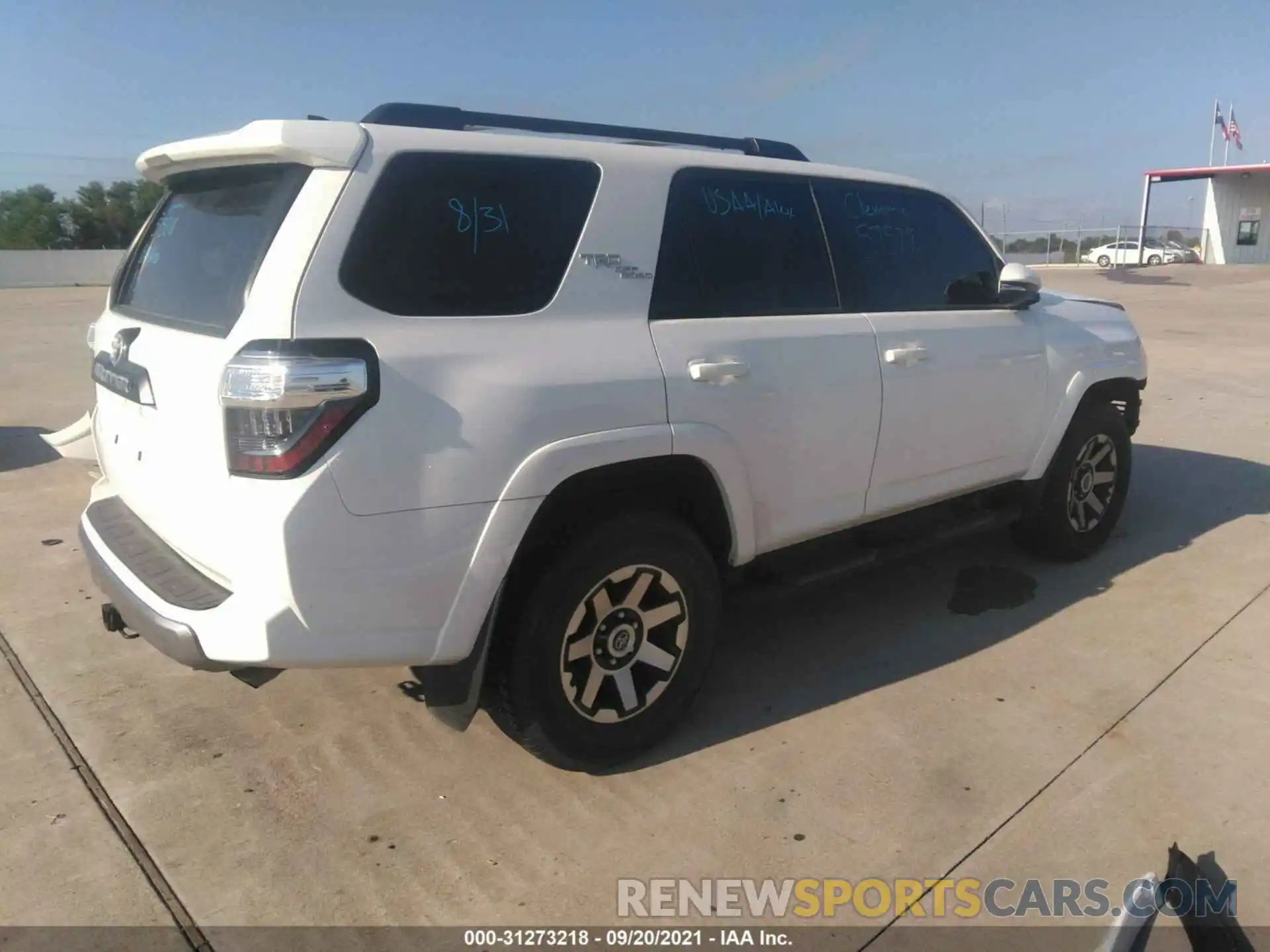 4 Фотография поврежденного автомобиля JTEBU5JR2K5733935 TOYOTA 4RUNNER 2019