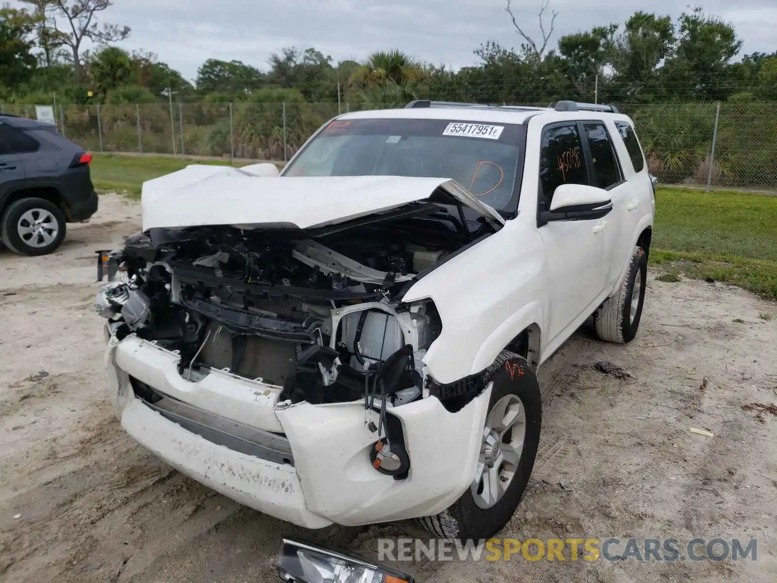 2 Photograph of a damaged car JTEBU5JR2K5735507 TOYOTA 4RUNNER 2019