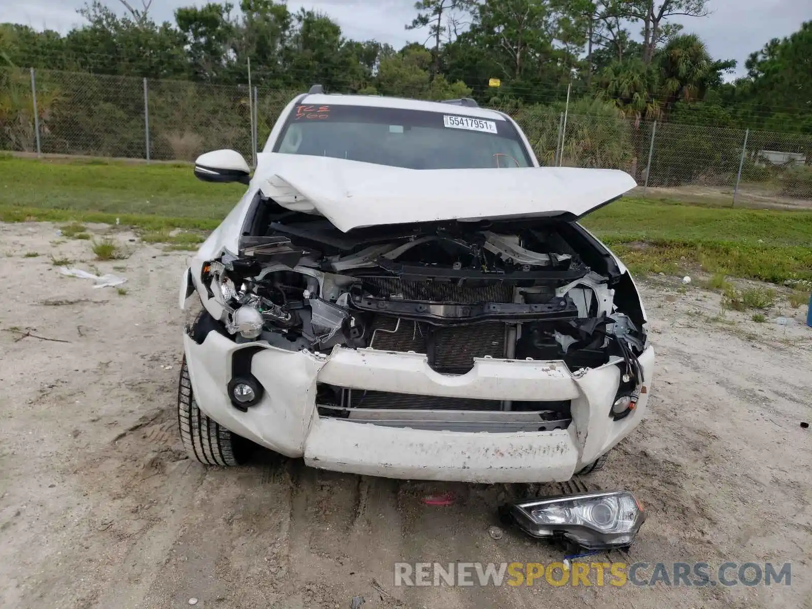 9 Photograph of a damaged car JTEBU5JR2K5735507 TOYOTA 4RUNNER 2019