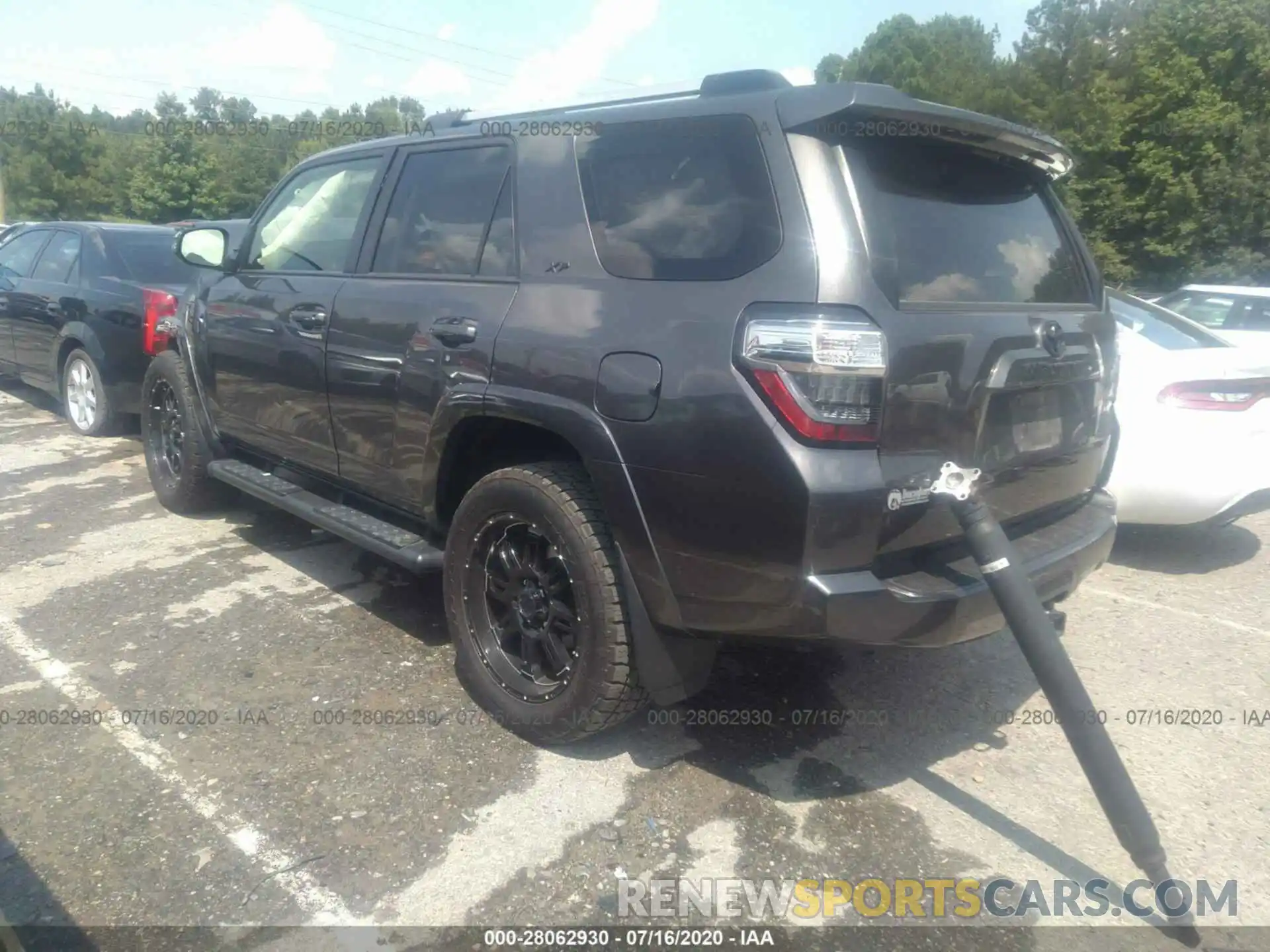 3 Фотография поврежденного автомобиля JTEBU5JR3K5623685 TOYOTA 4RUNNER 2019