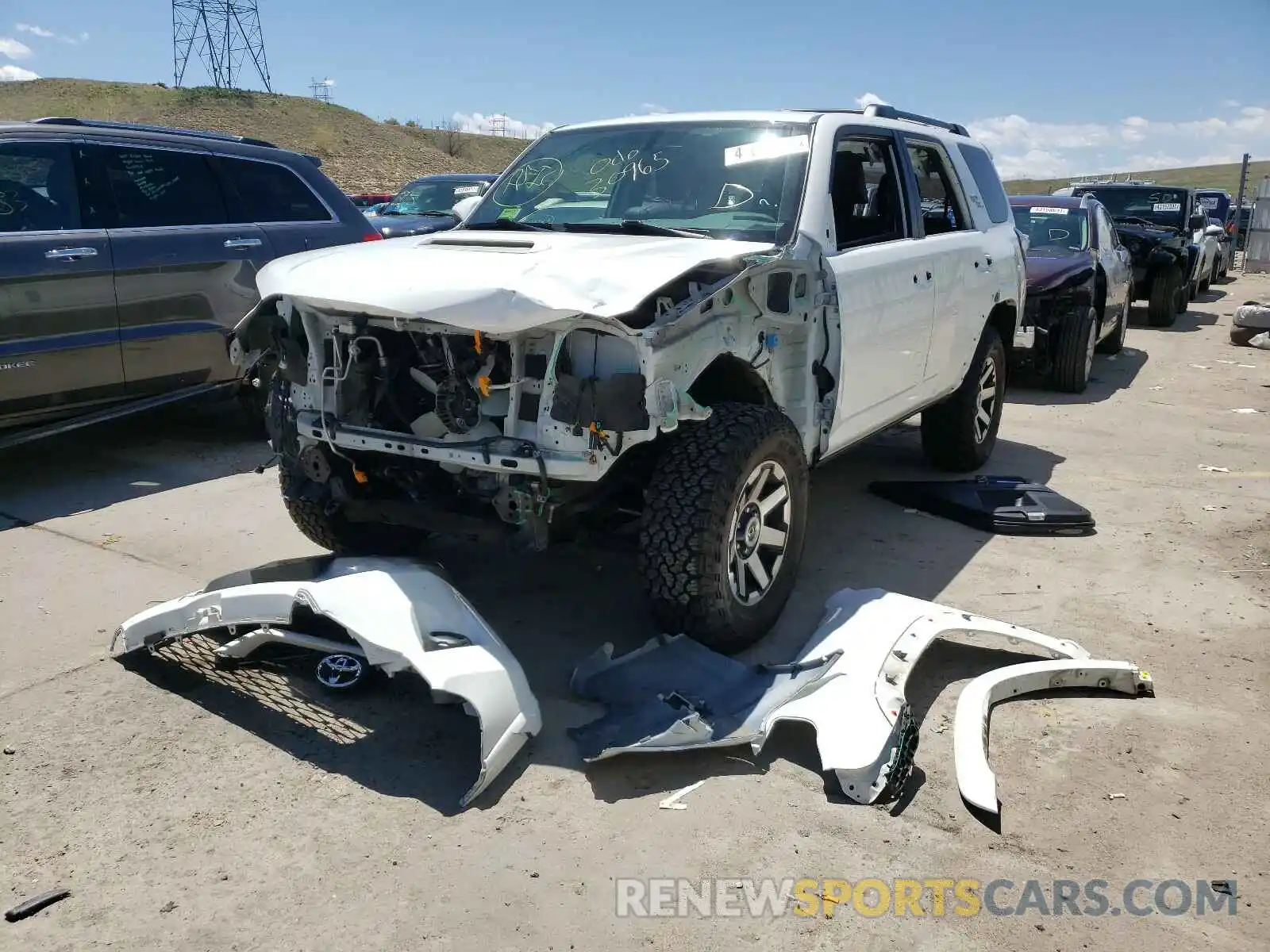 2 Photograph of a damaged car JTEBU5JR3K5631253 TOYOTA 4RUNNER 2019