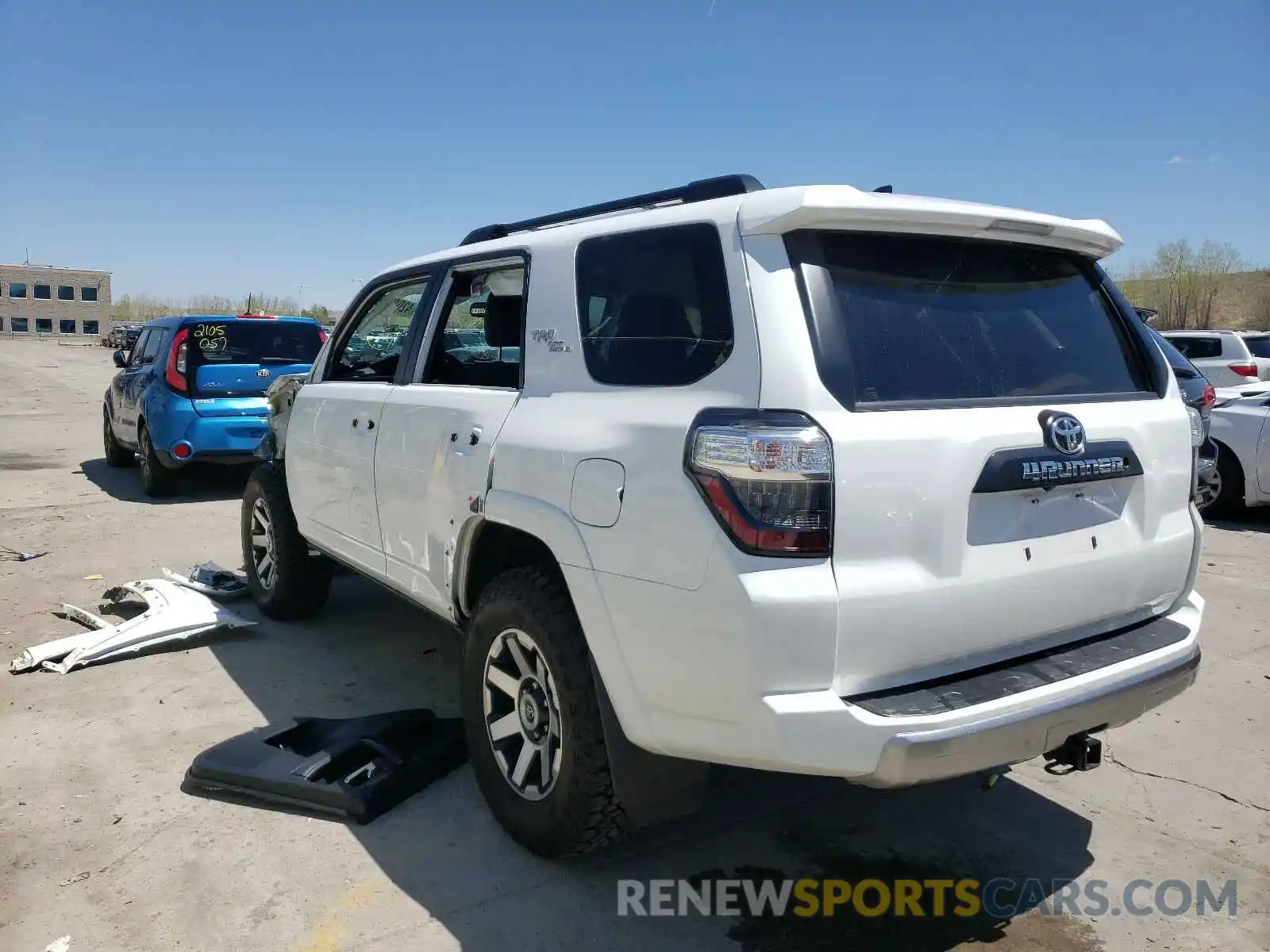 3 Фотография поврежденного автомобиля JTEBU5JR3K5631253 TOYOTA 4RUNNER 2019